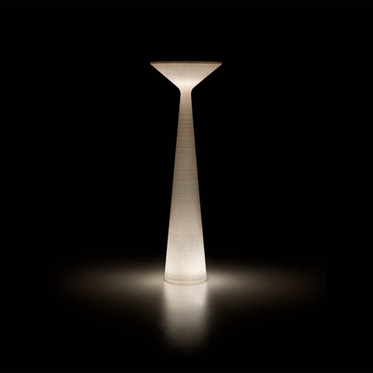 Tebe Lamp