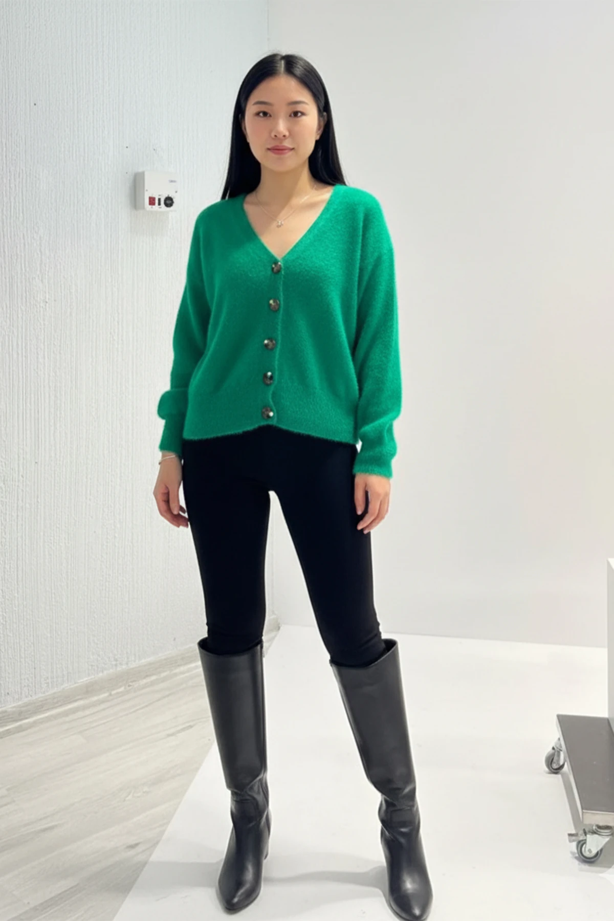 Düğmeli Sakallı Hırka