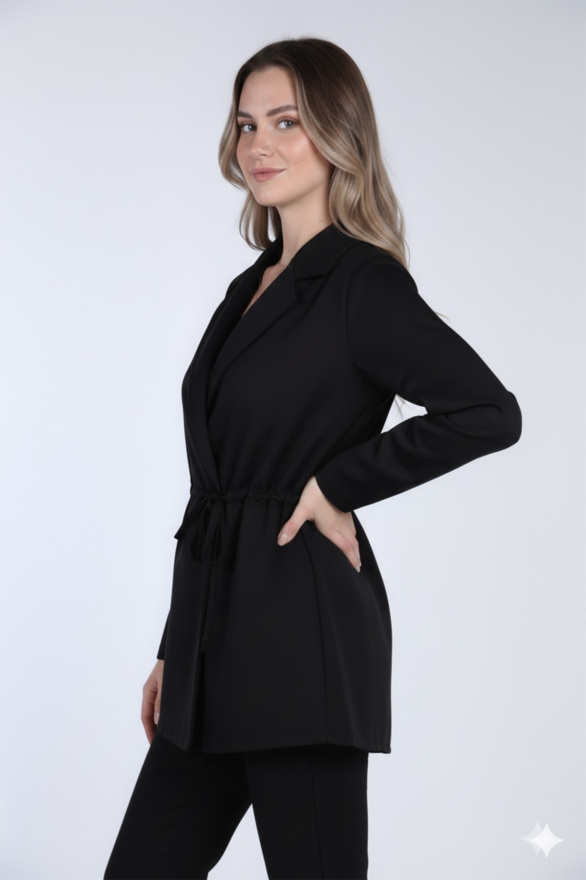 İnce Kuşaklı Blazer Ceket