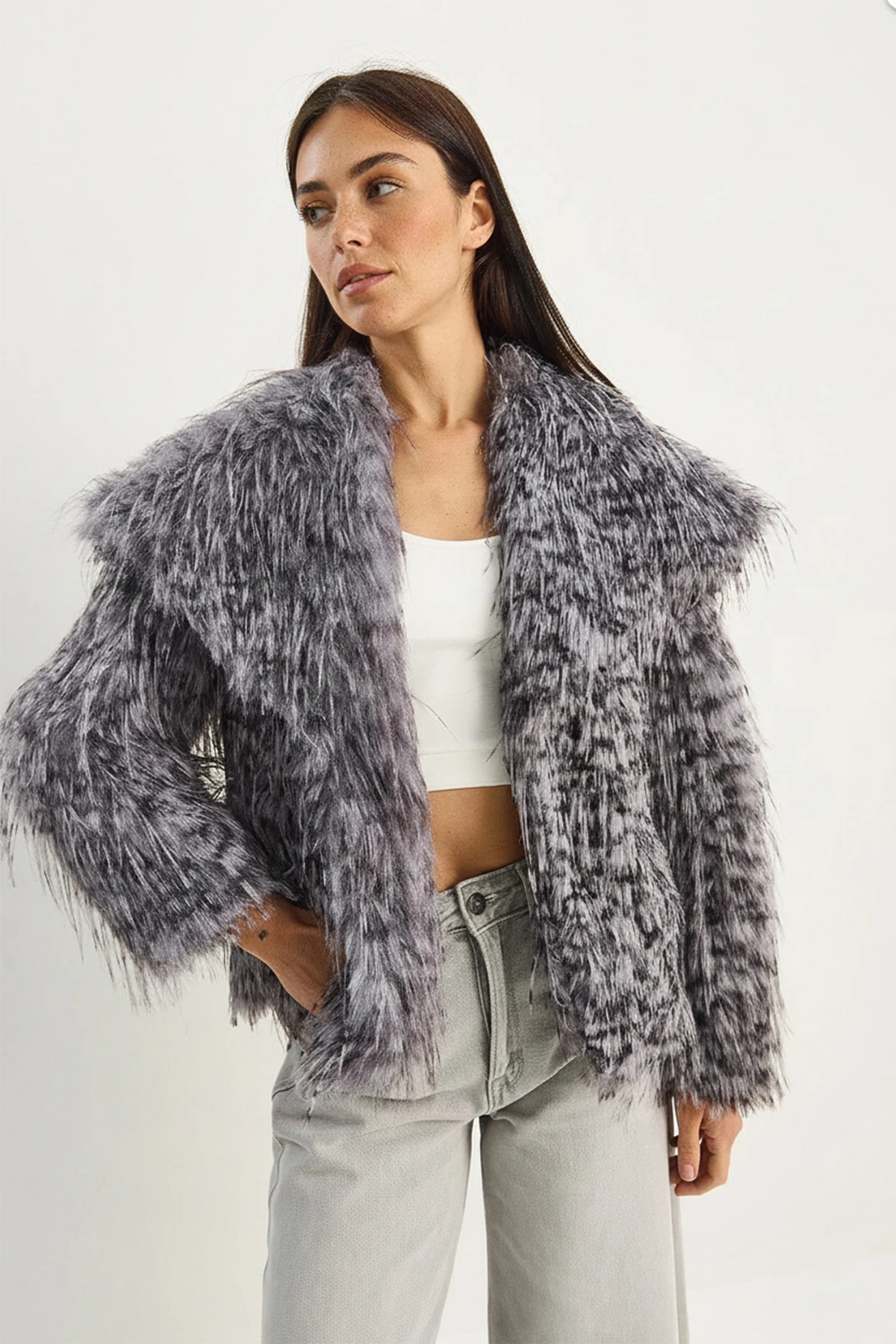 Kadın Geniş Yaka Püsküllü Premium Kürk Ceket 