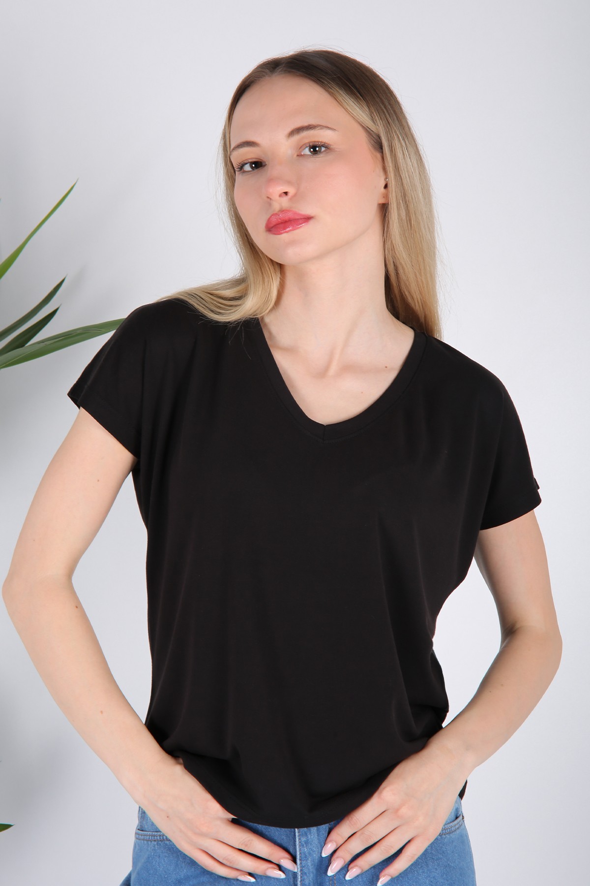 V Yaka T-Shirt