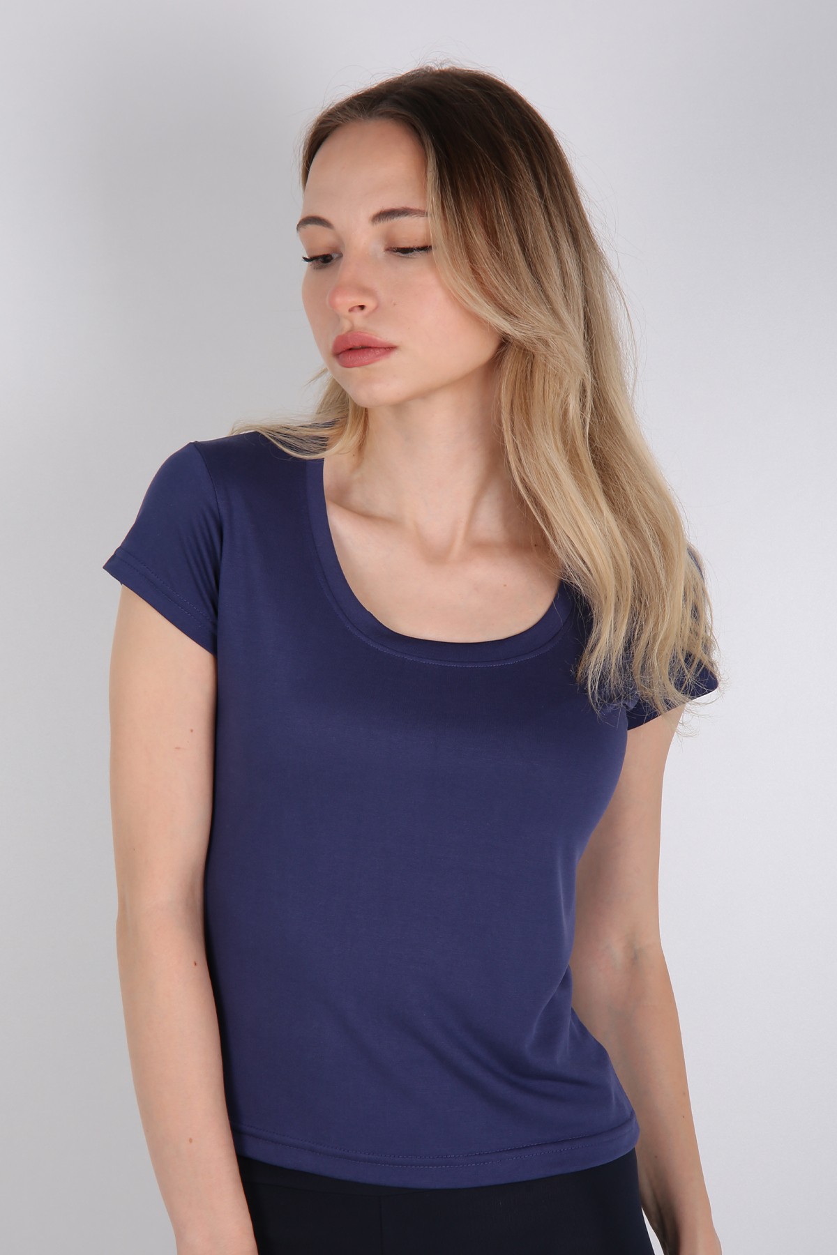 Kare Yaka T-Shirt