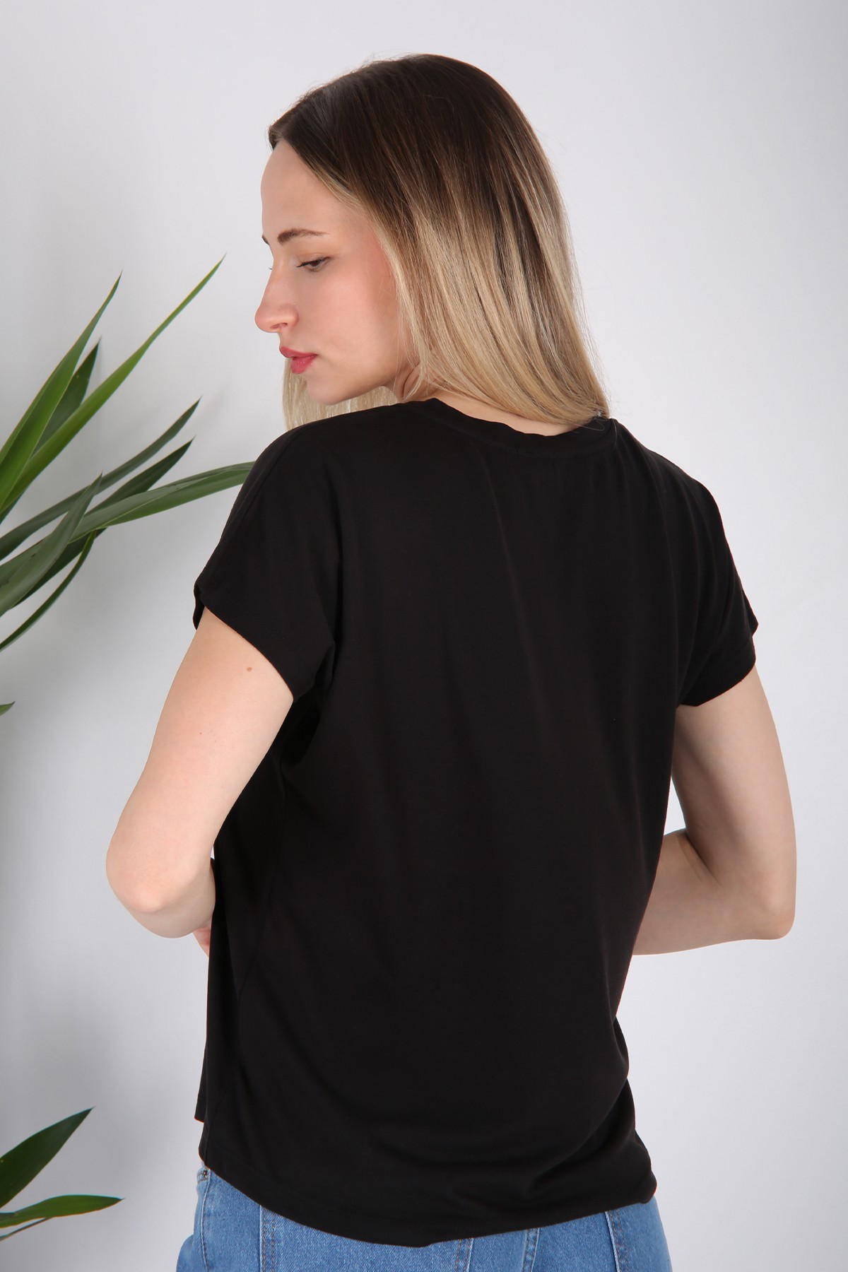 V Yaka T-Shirt