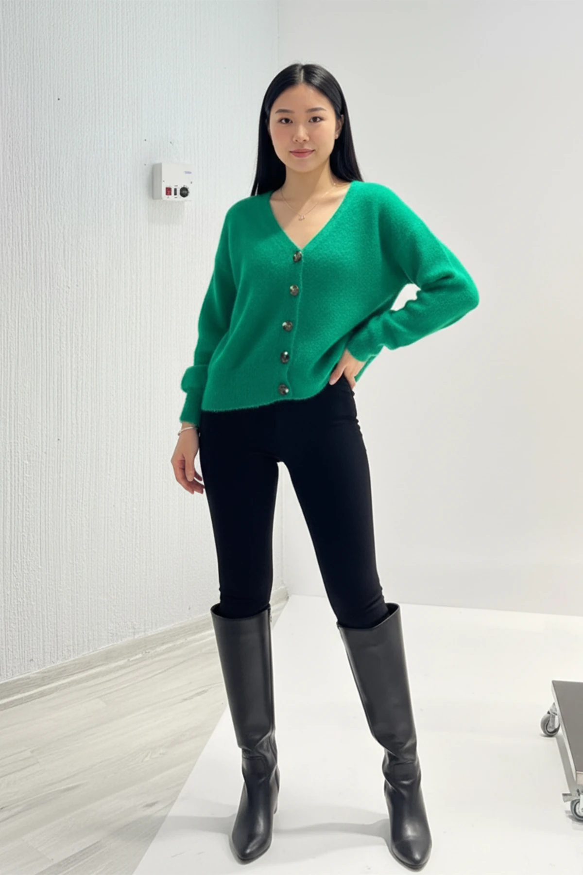 Düğmeli Sakallı Hırka