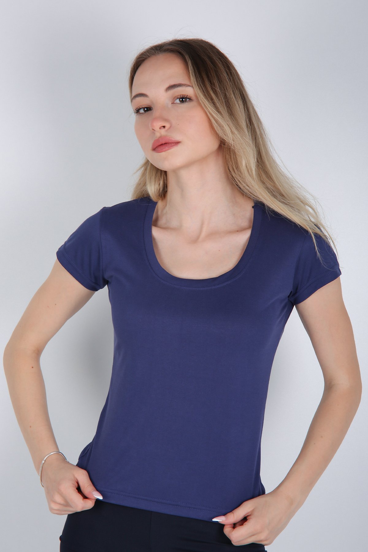 Kare Yaka T-Shirt