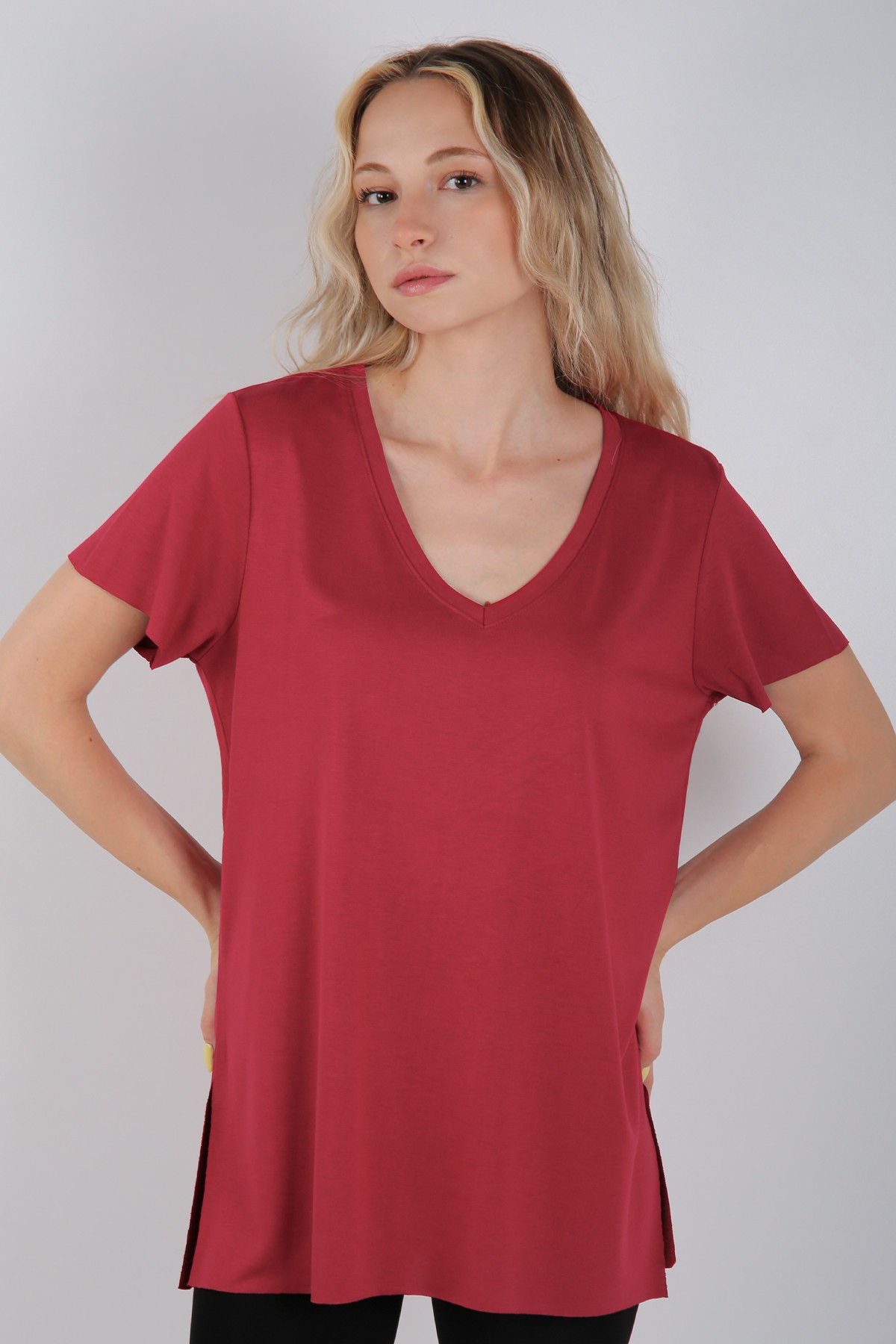 V Yaka Kısa Kol T-Shirt