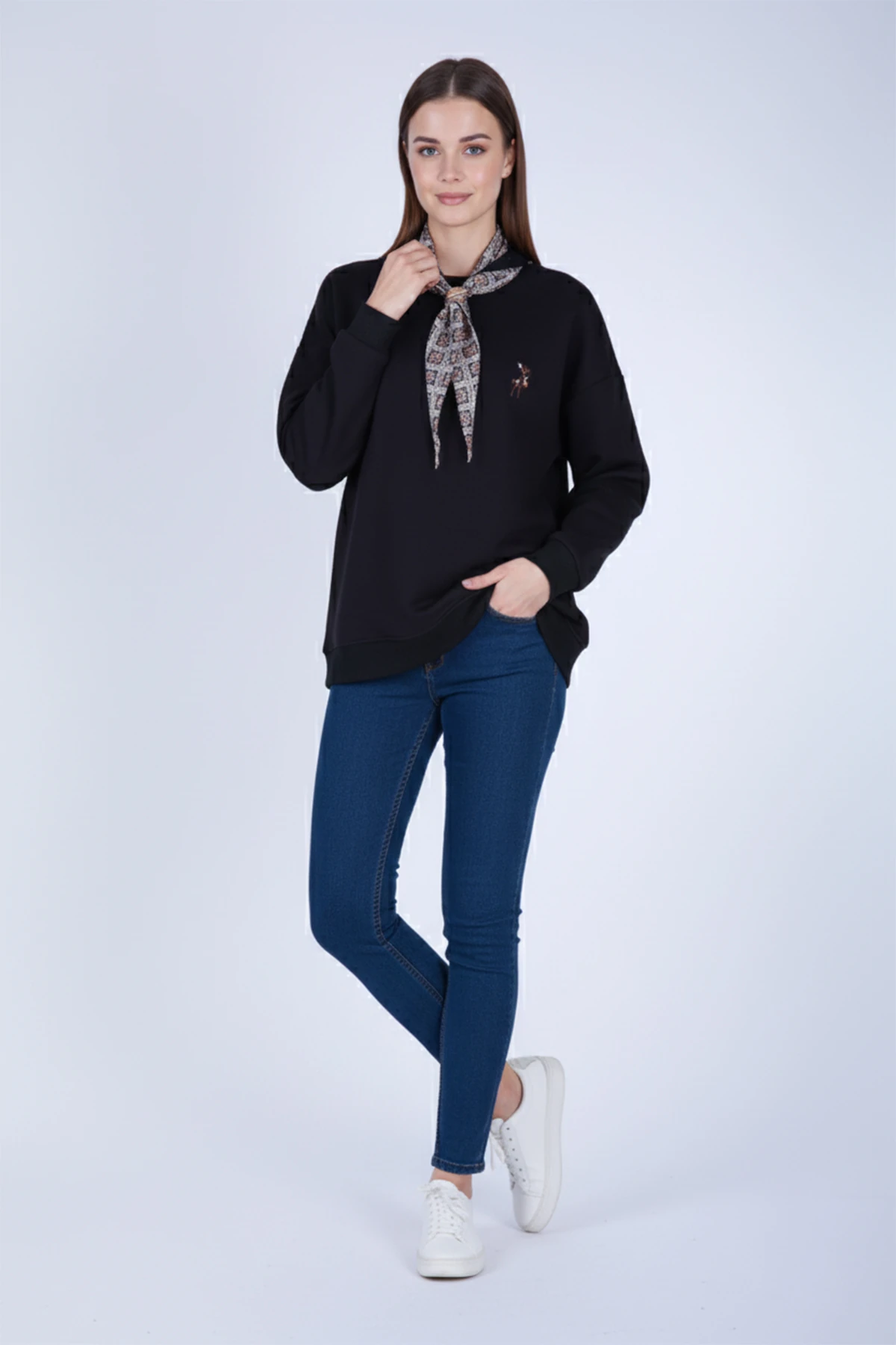 Fular Aksesuarlı Bambi Nakışlı Oversize Sweatshirt