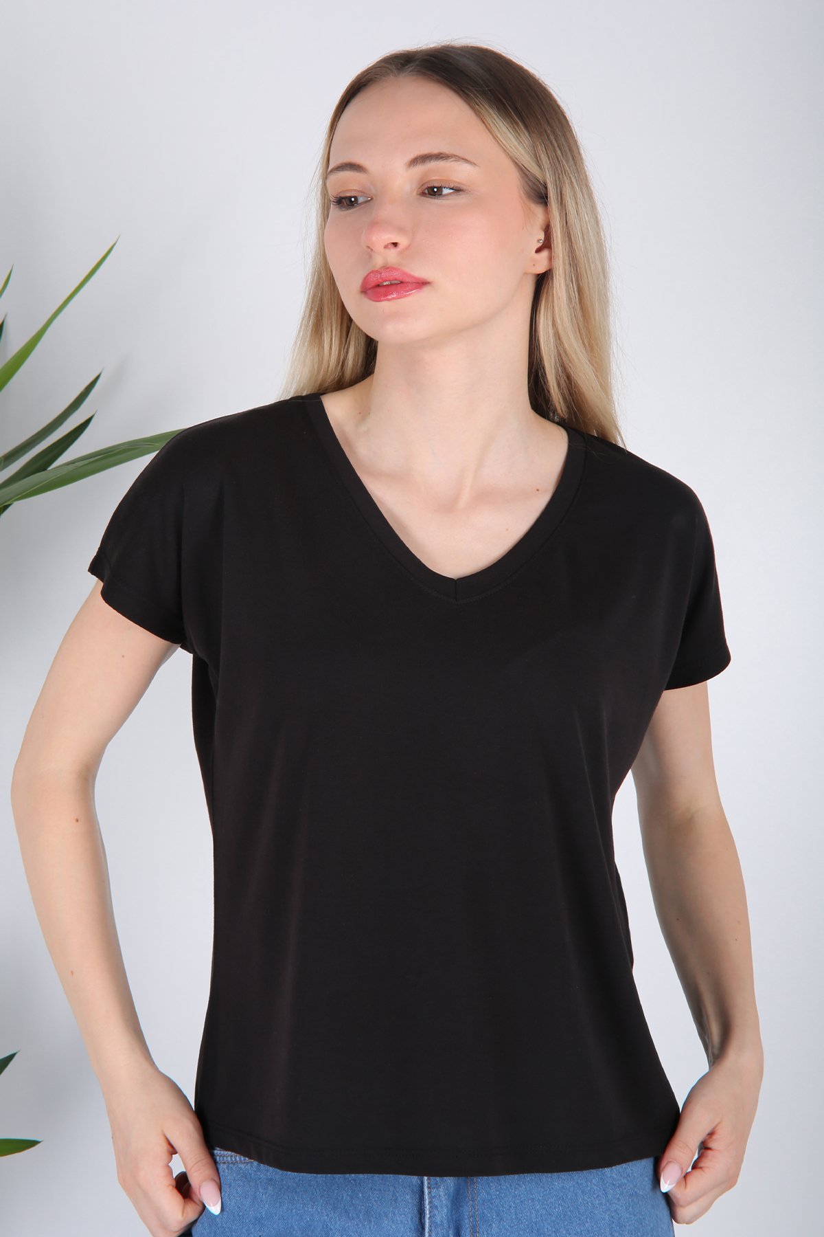 V Yaka T-Shirt