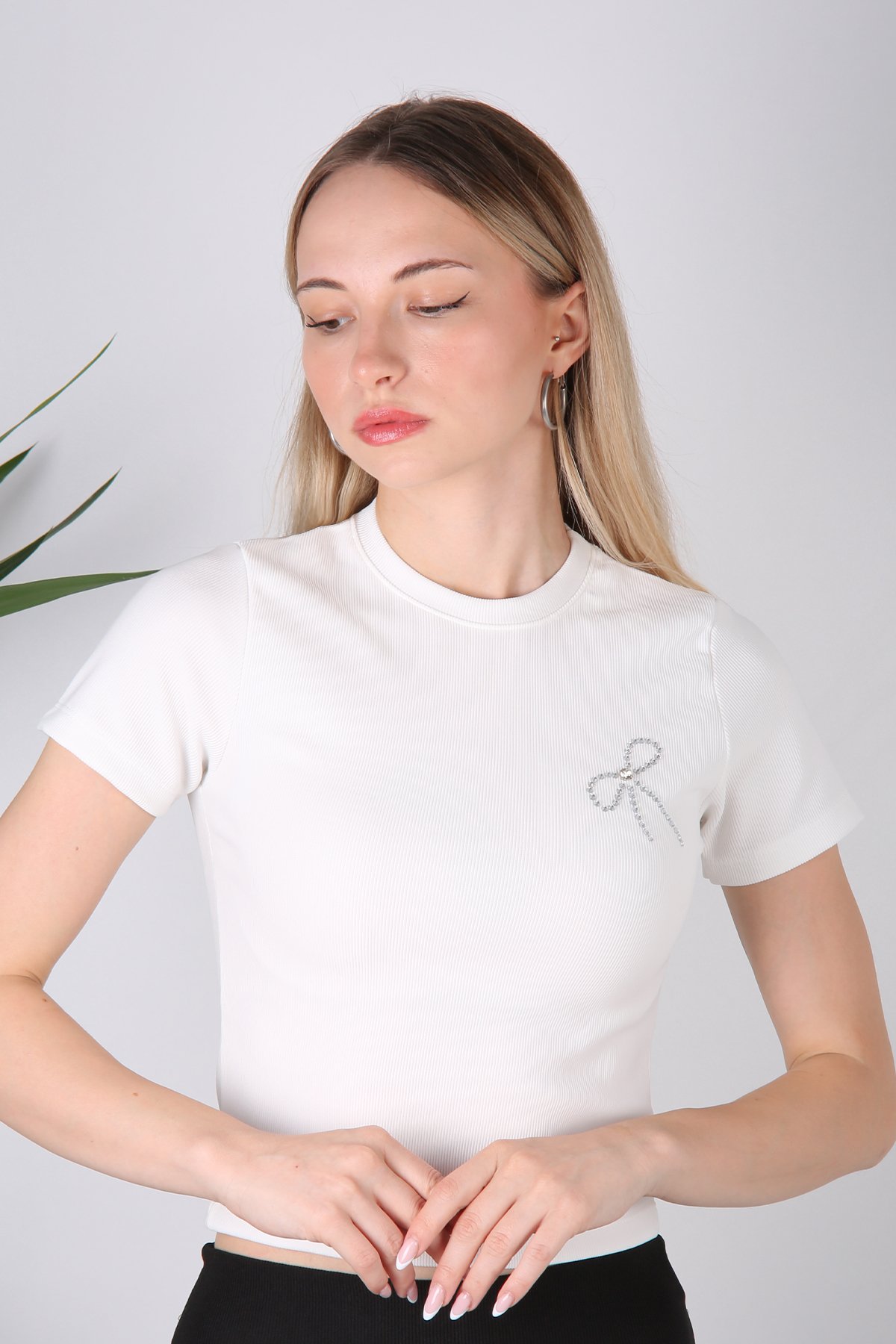 Fiyonk Detaylı Bluz