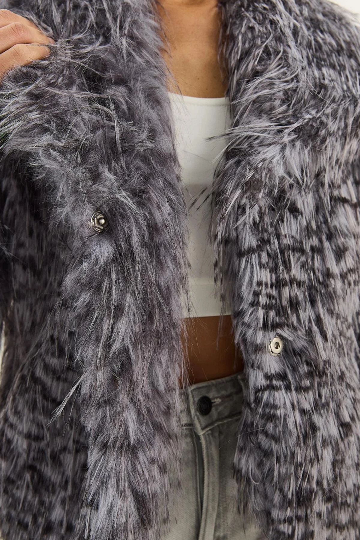 Kadın Geniş Yaka Püsküllü Premium Kürk Ceket 
