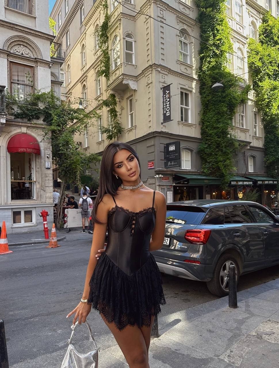 Laura Dantel Detay Mini Elbise