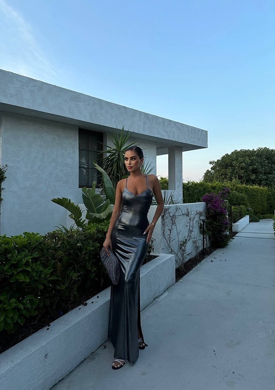 Gabriela Parlak Yırtmaçlı Maxi Boy Elbise
