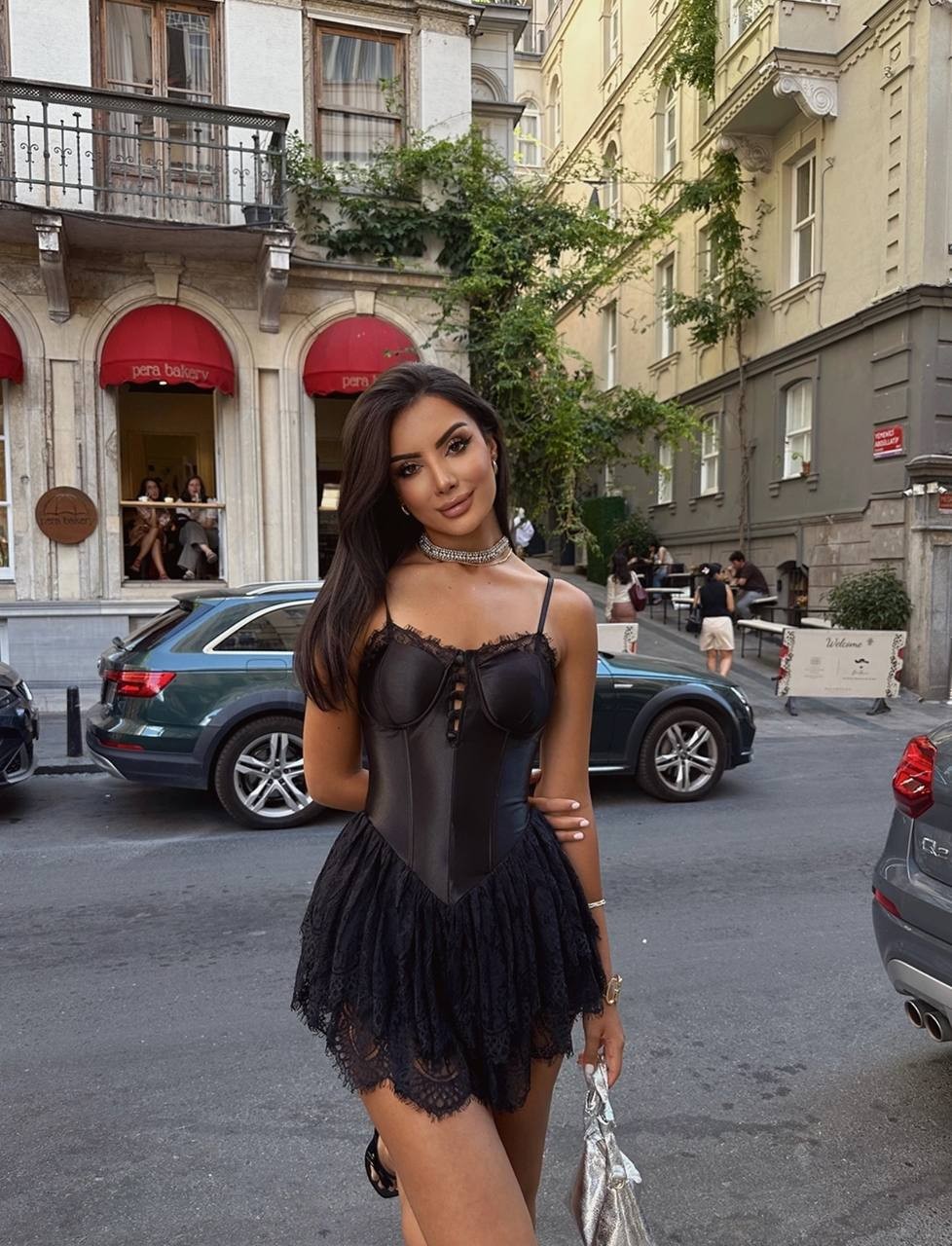 Laura Dantel Detay Mini Elbise