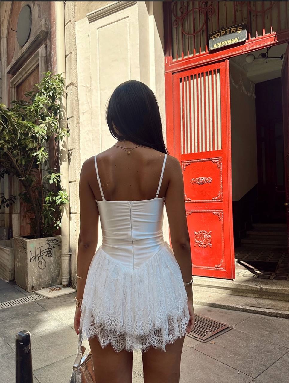 Laura Dantel Detay Mini Elbise
