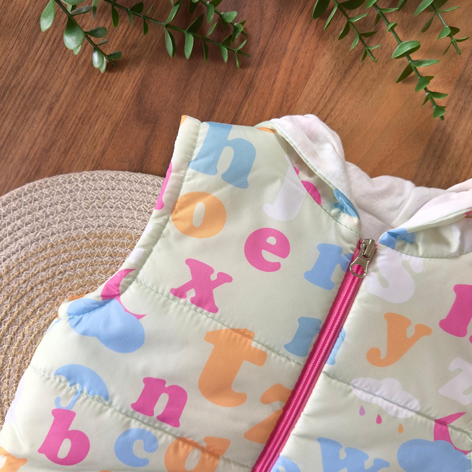 Renkli Alfabe Desenli Şapkalı Kız Bebek Şişme Yelek