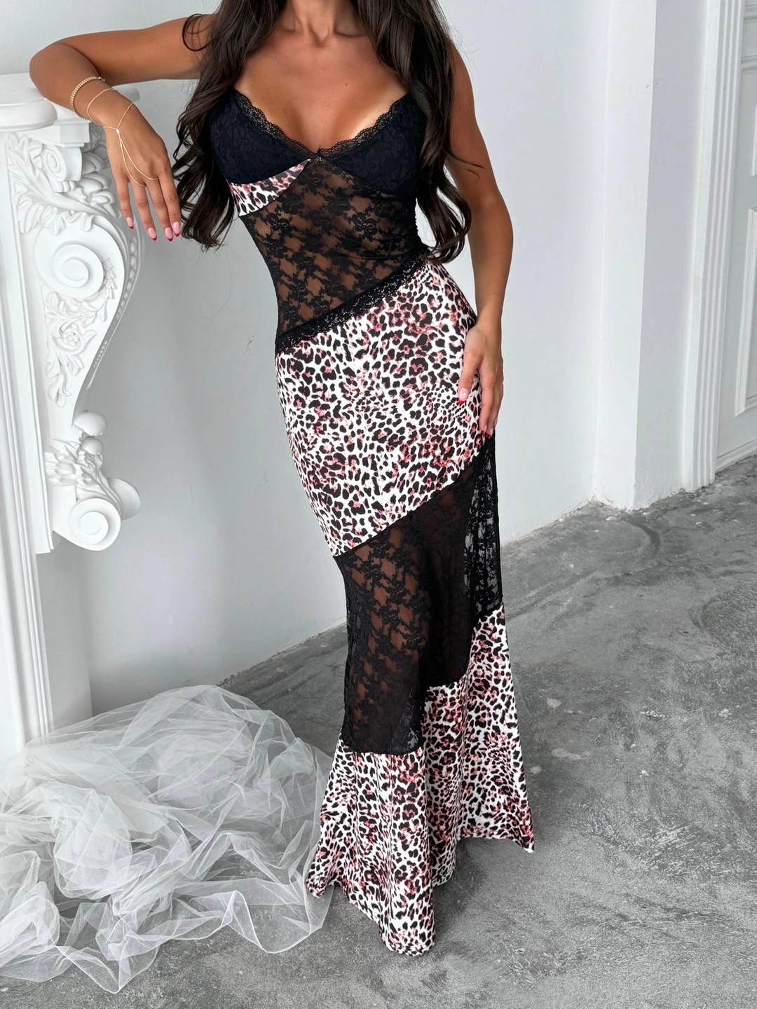 Leopar desenli güpürlü maxi elbise