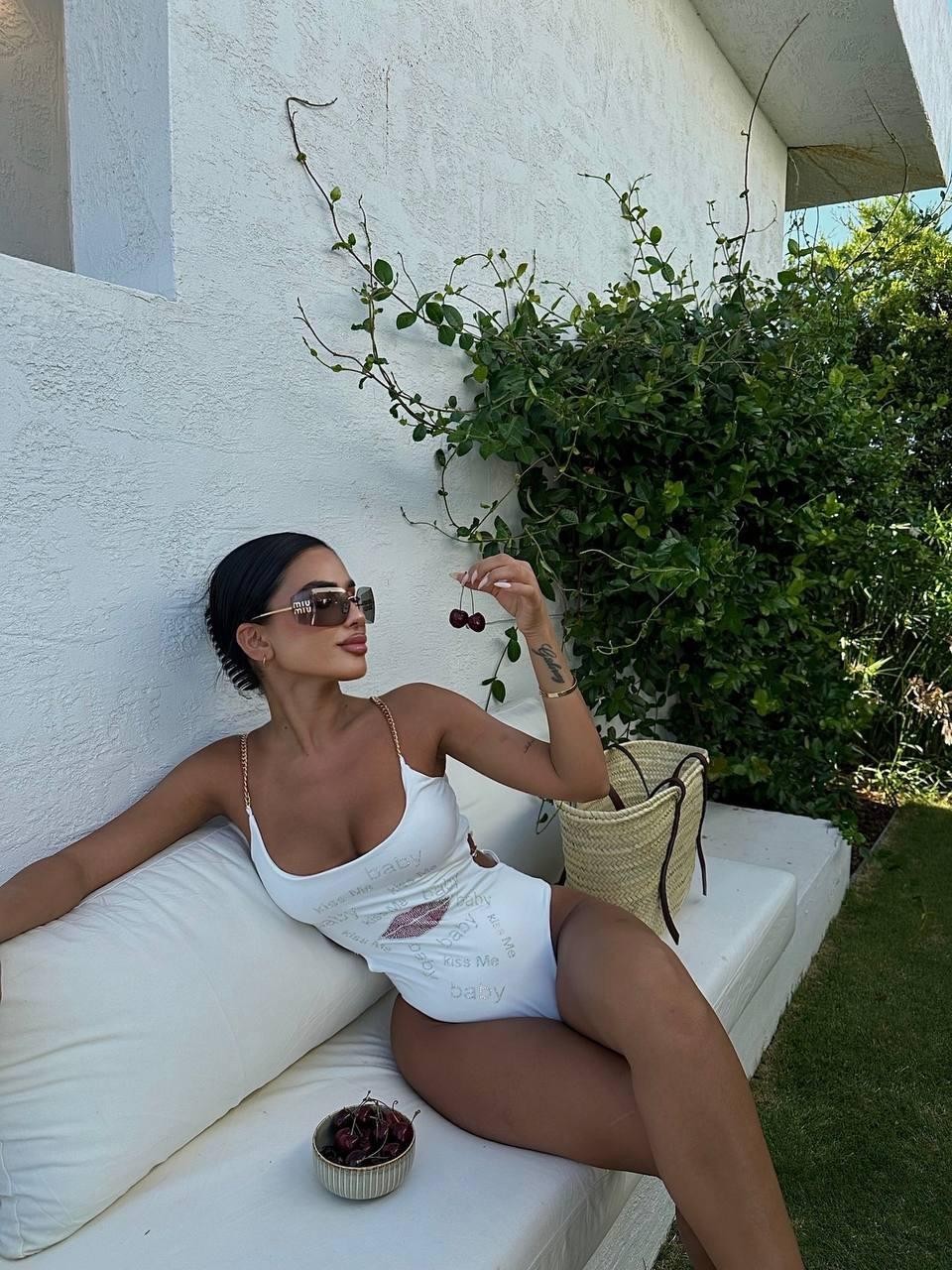Yanı zincir detay swarovski taş baskılı mayokini