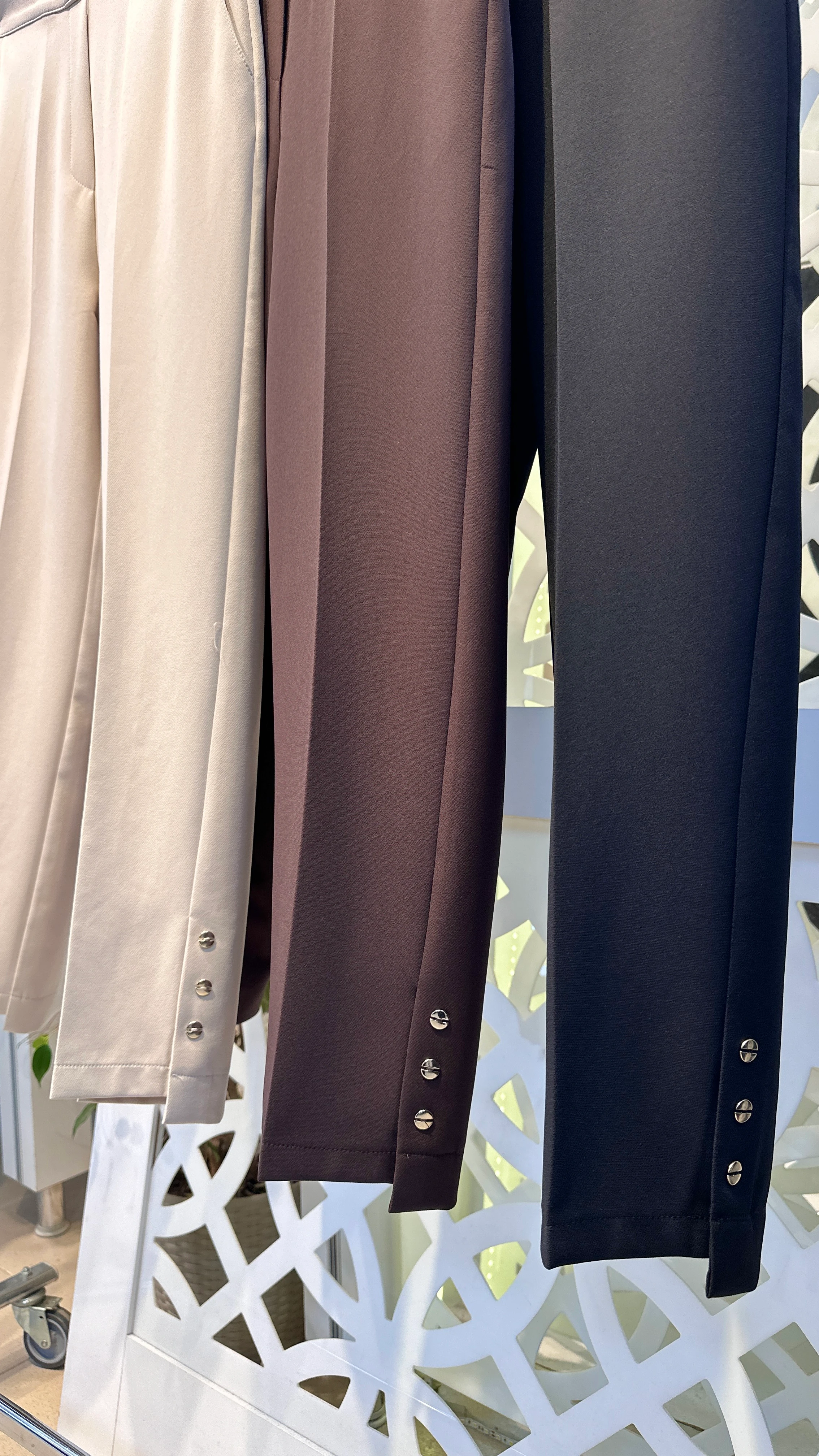 Paça düğme detaylı krep pantolon  - Açık bej