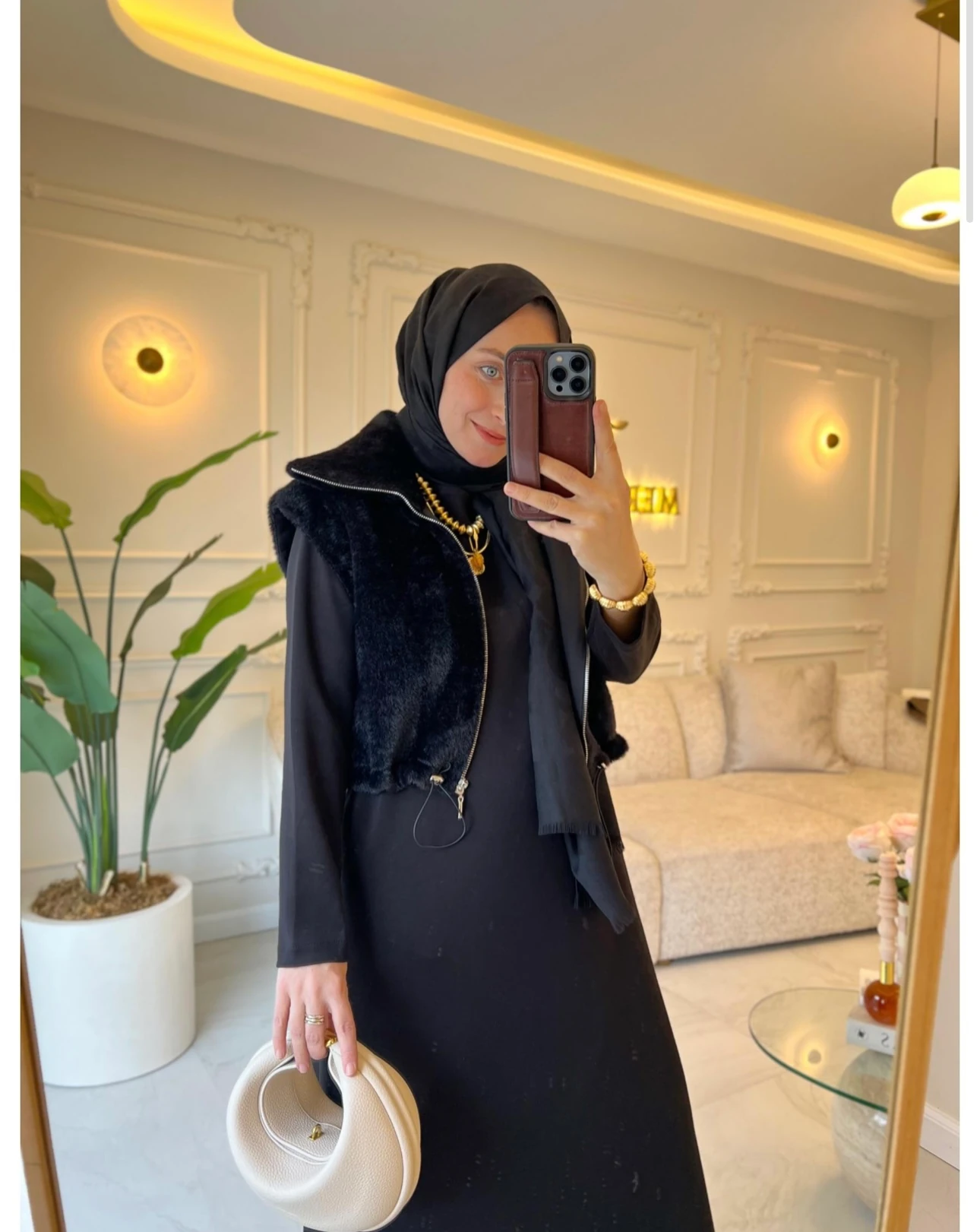 Özel seri kürk yelekli elbise  - Siyah