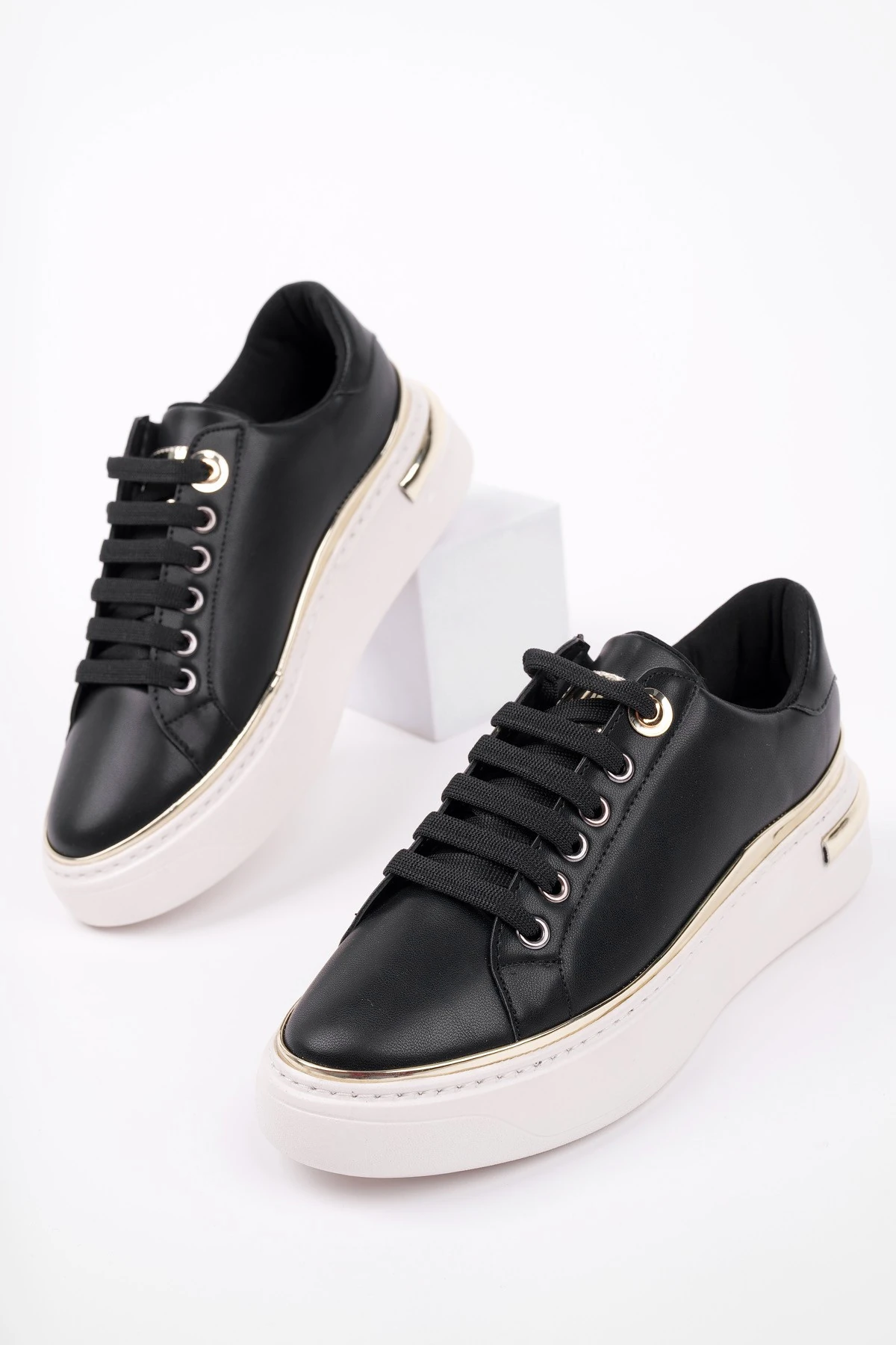 Muggo SVETLANA İnce Şerit Detaylı Bağcıklı Günlük Kadın Sneaker Spor Ayakkabı