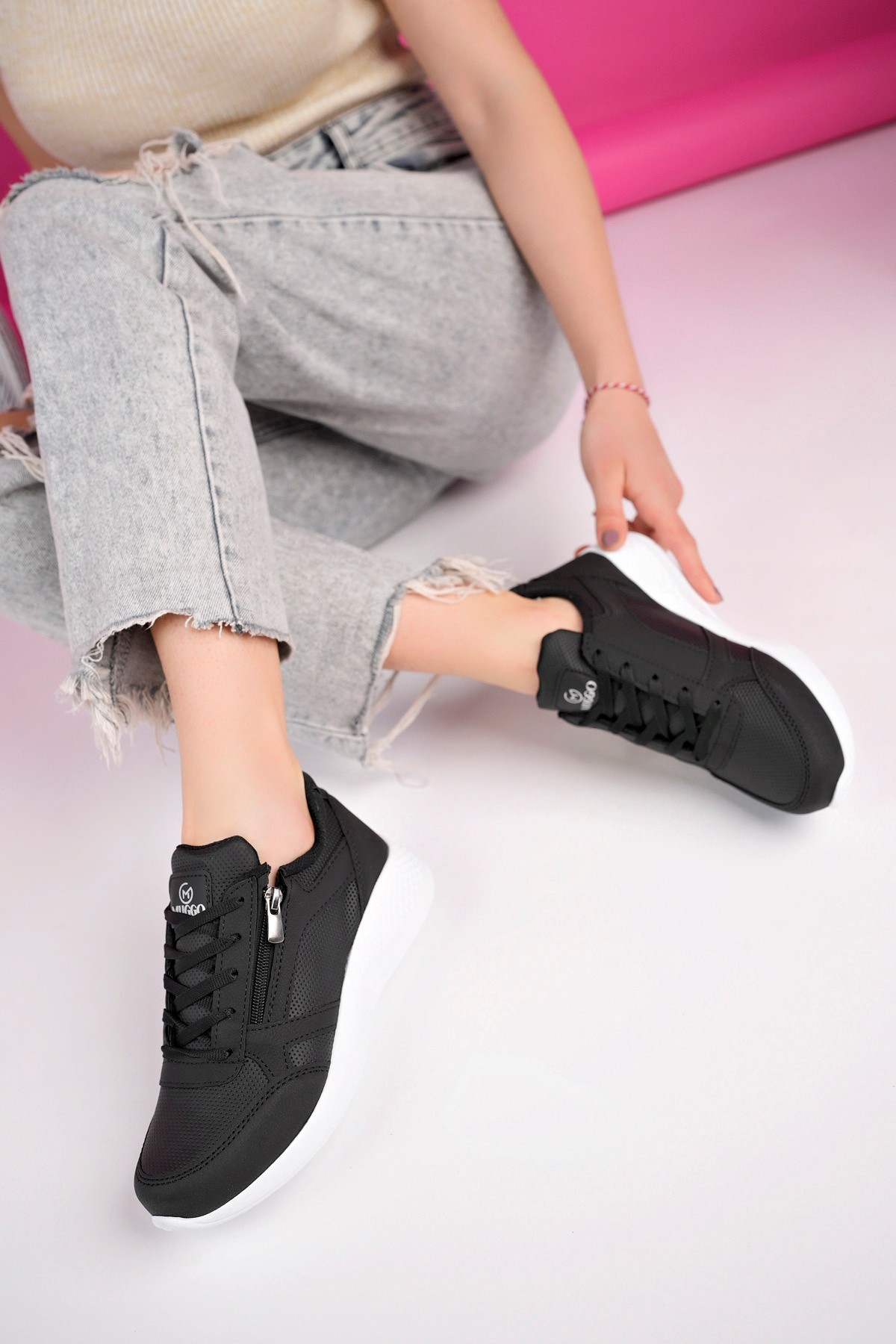 Muggo ASİA Garantili Kadın Ortopedik Günlük Bağcıklı Yandan Fermuarlı Rahat Sneaker Spor Ayakkabı - SİYAH- BEYAZ
