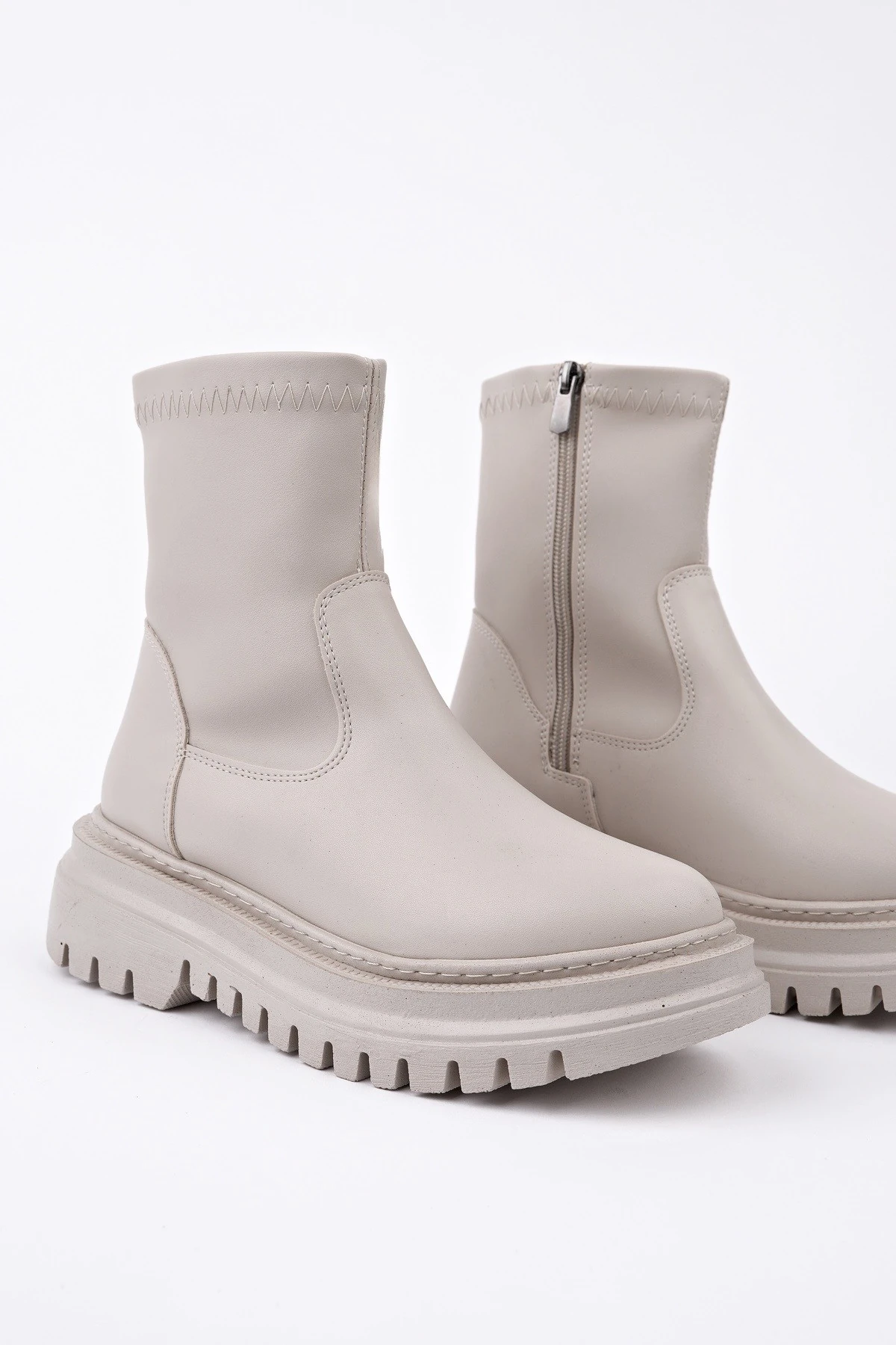 Muggo PİTA Kalın Taban Fermuarlı Kadın Bot