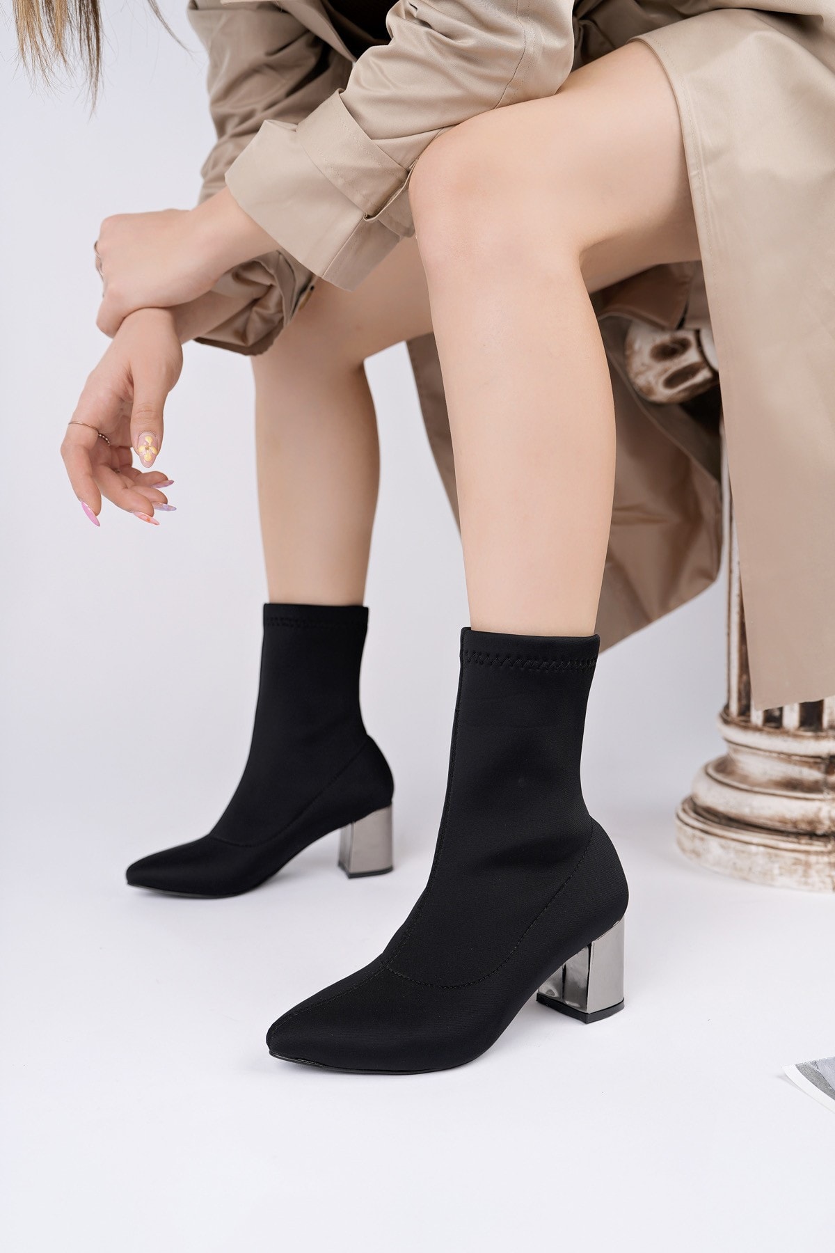 Muggo GRANDE Sivri Burun Kalın Topuklu Kadın Streç Bot - SİYAH