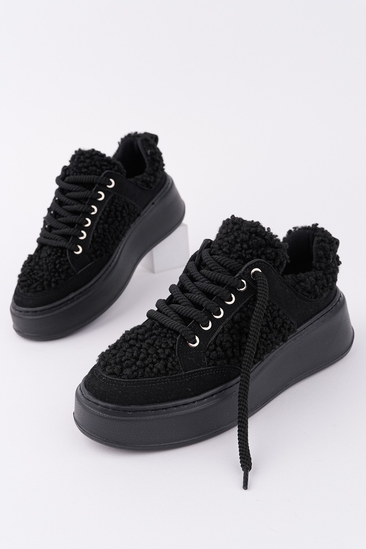 Muggo FLEECY Kalın Taban Bağcıklı Peluş Detaylı Kadın Kışlık Sneaker Spor Ayakkabı - SİYAH