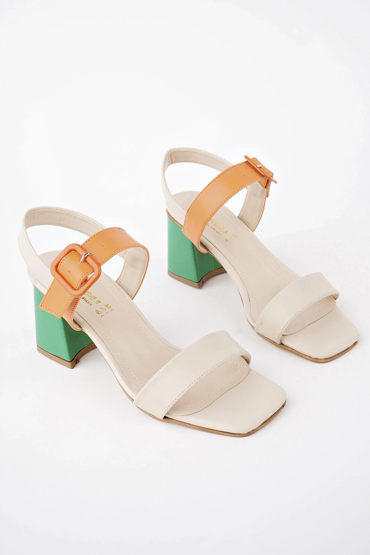 Muggo AGNES Garantili Gökkuşağı Toka ve Kemer Detaylı Topuklu Kadın Sandalet