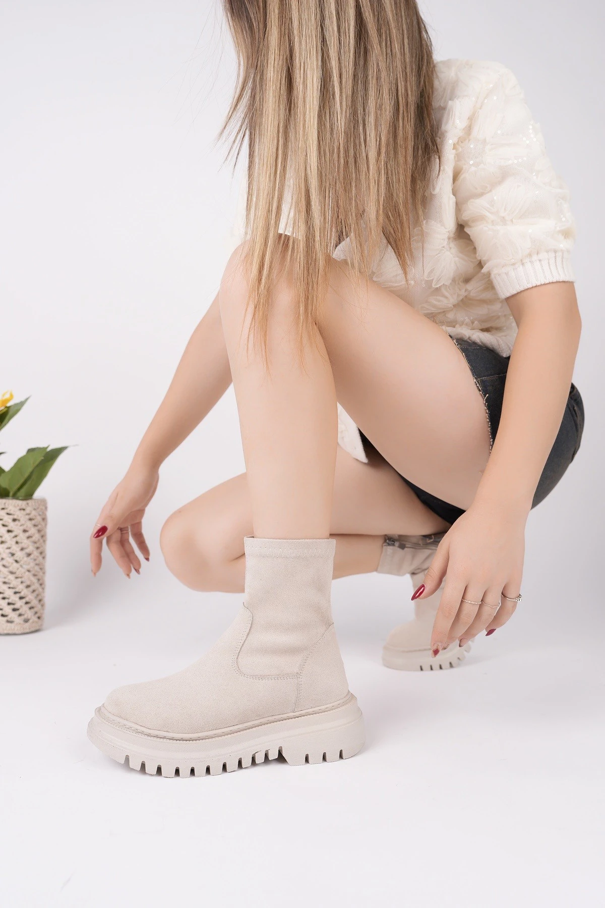 Muggo SUEVA Süet Kalın Taban Fermuarlı Kadın Bot