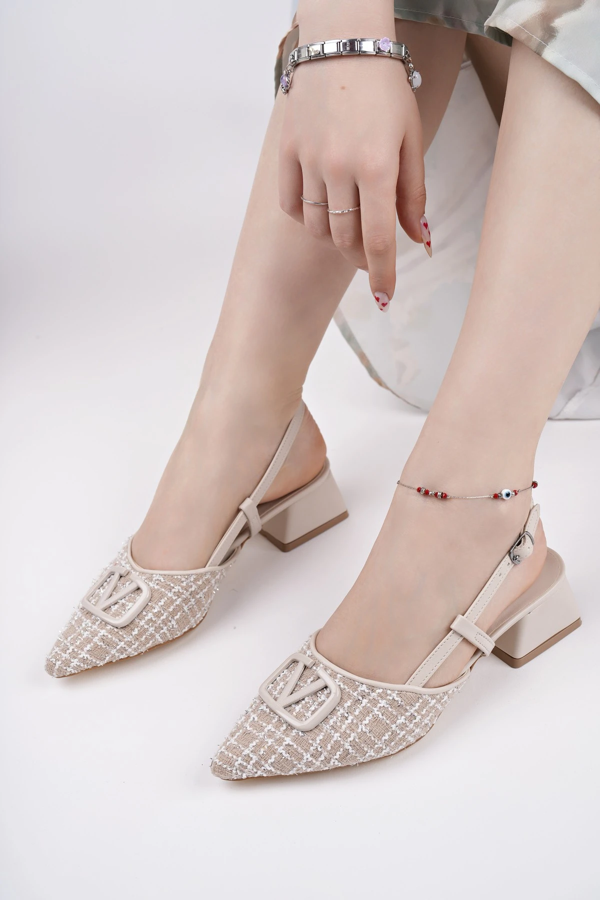 Muggo JUMANİ Sivri Burun Tokalı Arkası Açık Klasik Kısa Topuklu Kadın Ayakkabı