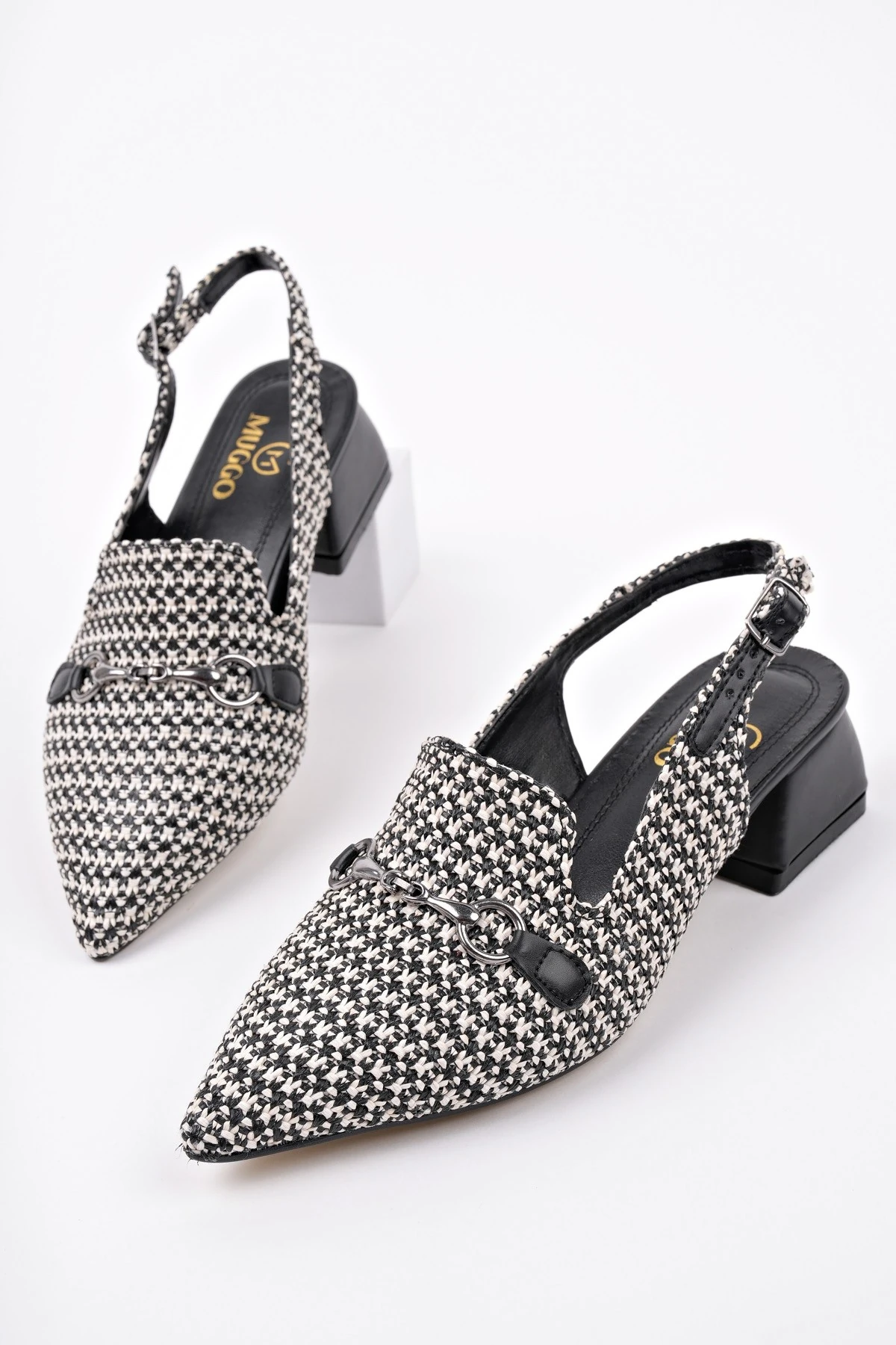 Muggo HERJEE Sivri Burun Arkası Açık Hasır Kadın Günlük Kısa Topuklu Ayakkabı