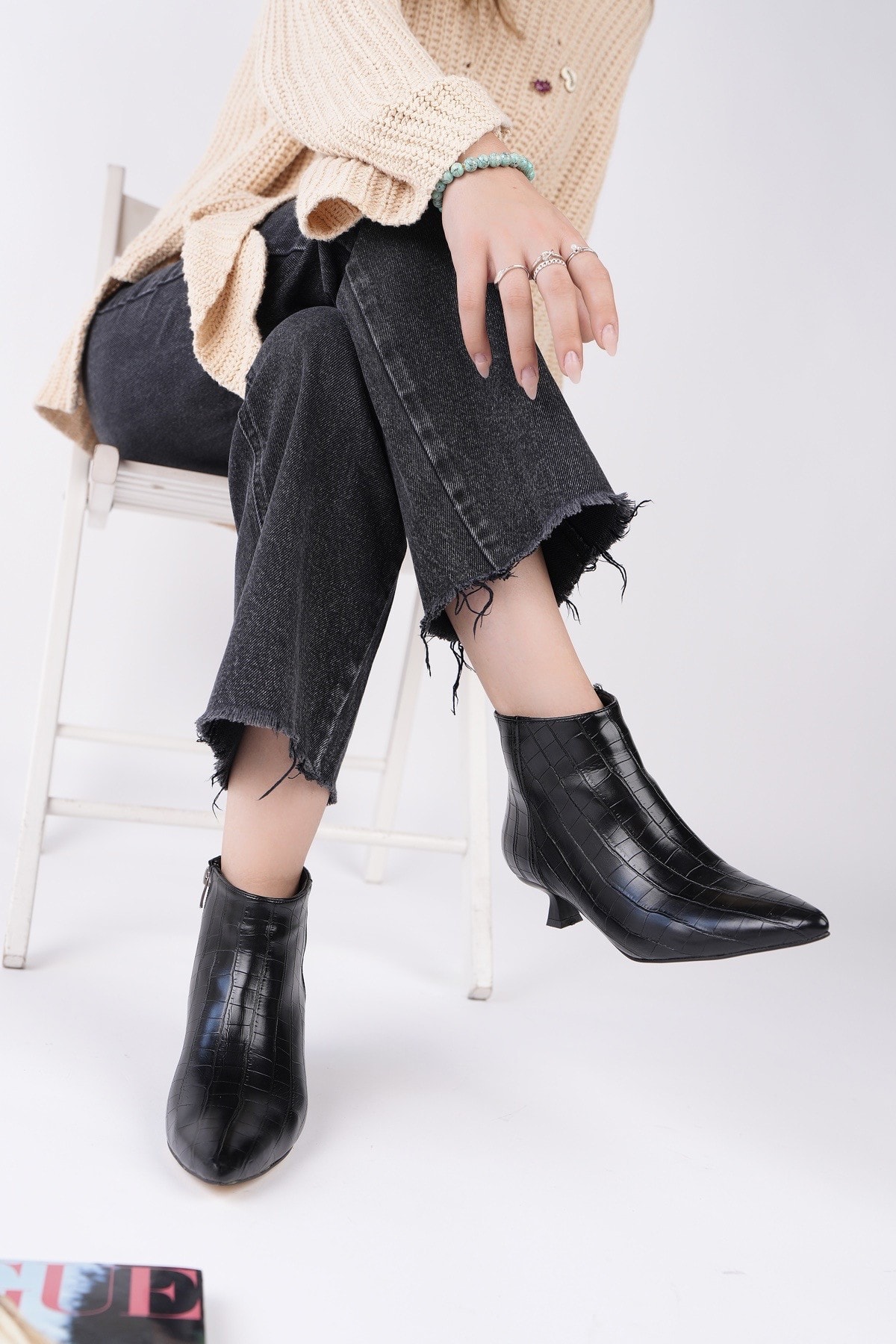 Muggo ÇAÇA Kroko Desenli Sivri Burun İnce Topuklu Fermuarlı Kadın Bot