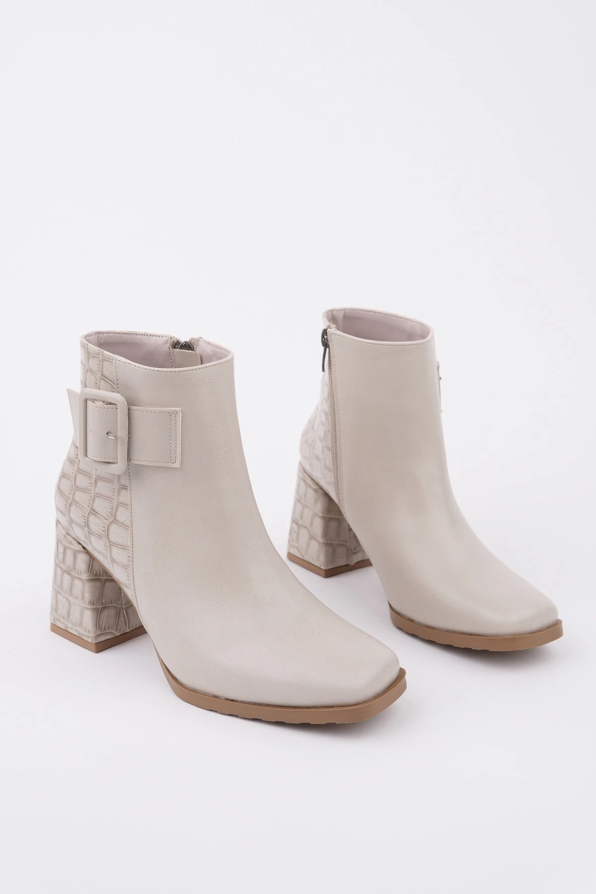 Muggo CANDORA Sivri Burun Kroko Desenli Toka Detaylı Kalın Topuklu Fermuarlı Kadın Bot