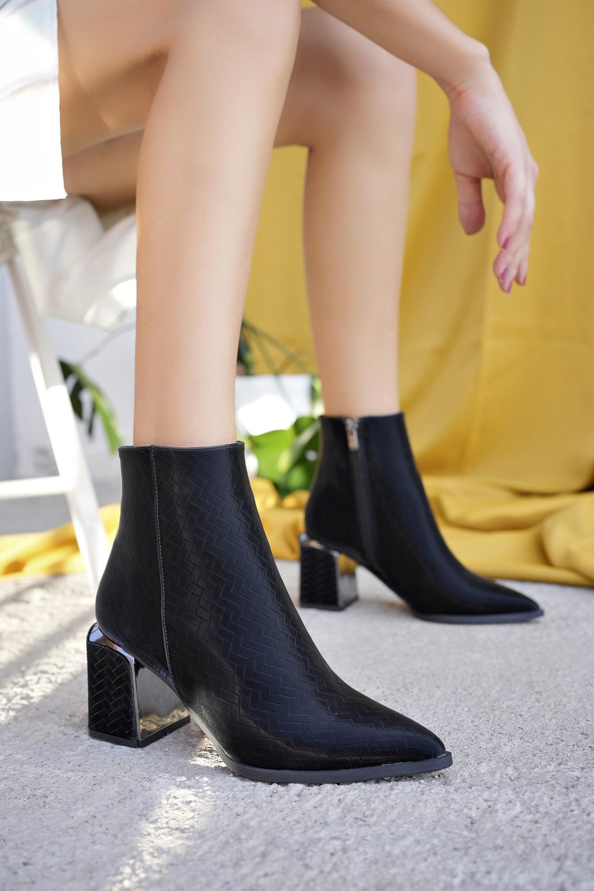 Muggo KYLİE Garantili Sivri Burun Kalın Topuklu Fermuarlı Kadın Bot