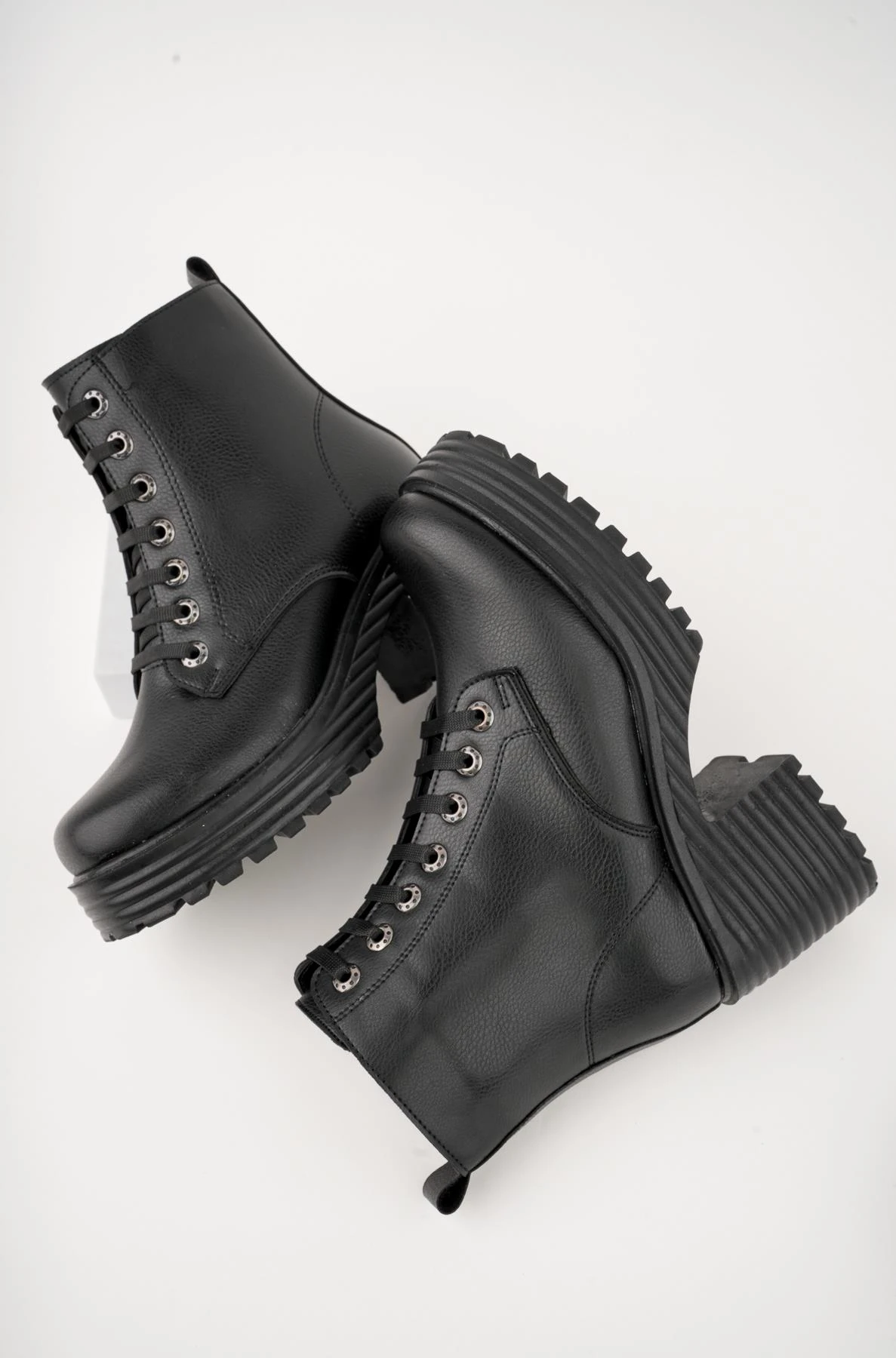 Muggo GRAZi Garantili Kalın Taban Platform Topuklu Fermuarlı Bağcıklı Kadın Bot 