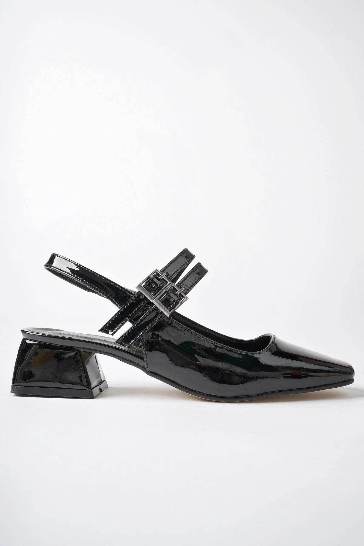 Muggo JANE Garantili Arkası Açık Kare Burunlu Kadın Günlük Kısa Topuklu Ayakkabı