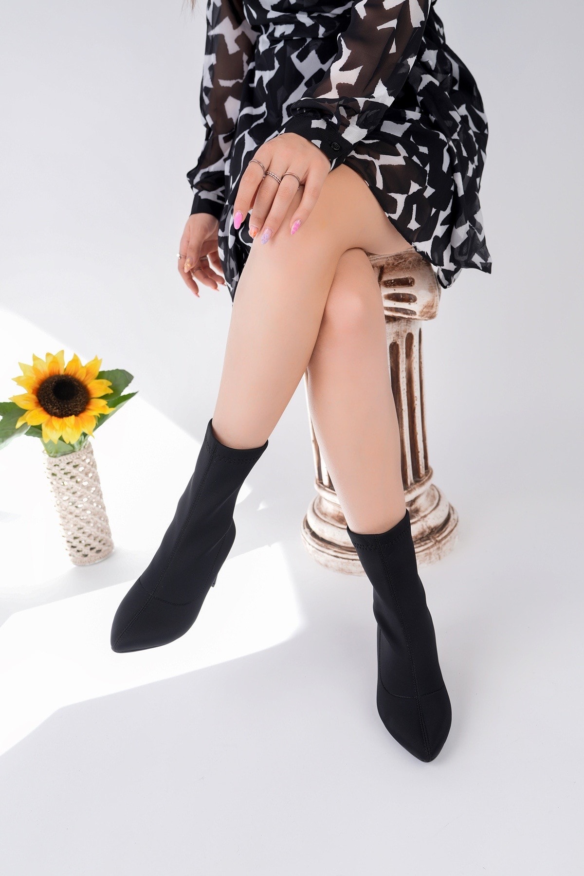 Muggo MAGNUS Sivri Burun Kalın Topuklu Kadın Streç Bot