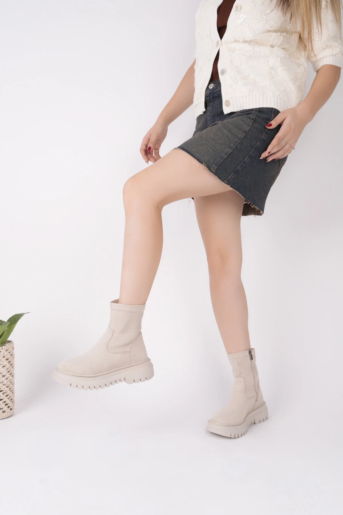 Muggo SUEVA Süet Kalın Taban Fermuarlı Kadın Bot