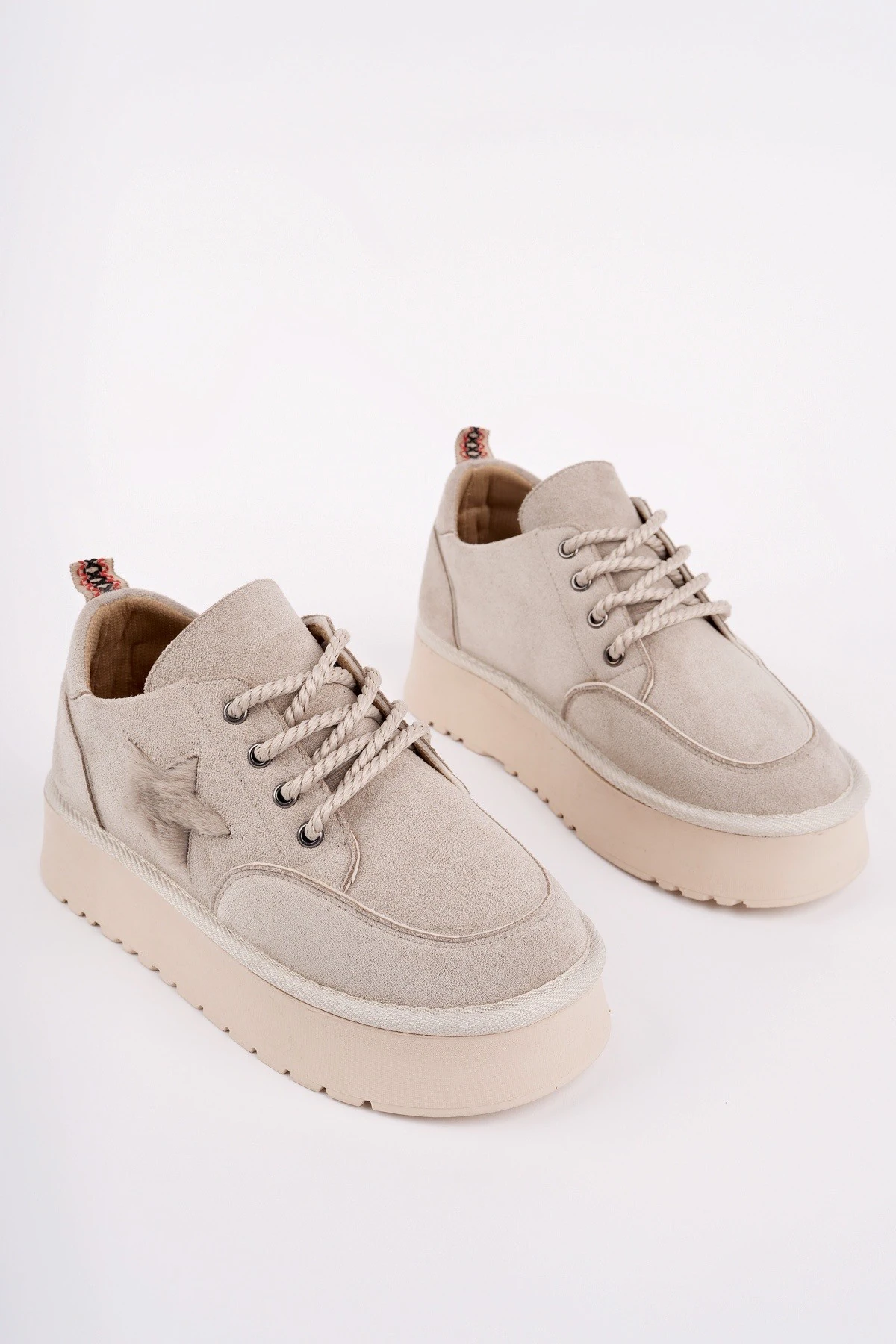 Muggo KOZMOS Kalın Taban Bağcıklı Yıldız Detaylı Kadın Kışlık Sneaker Spor Ayakkabı