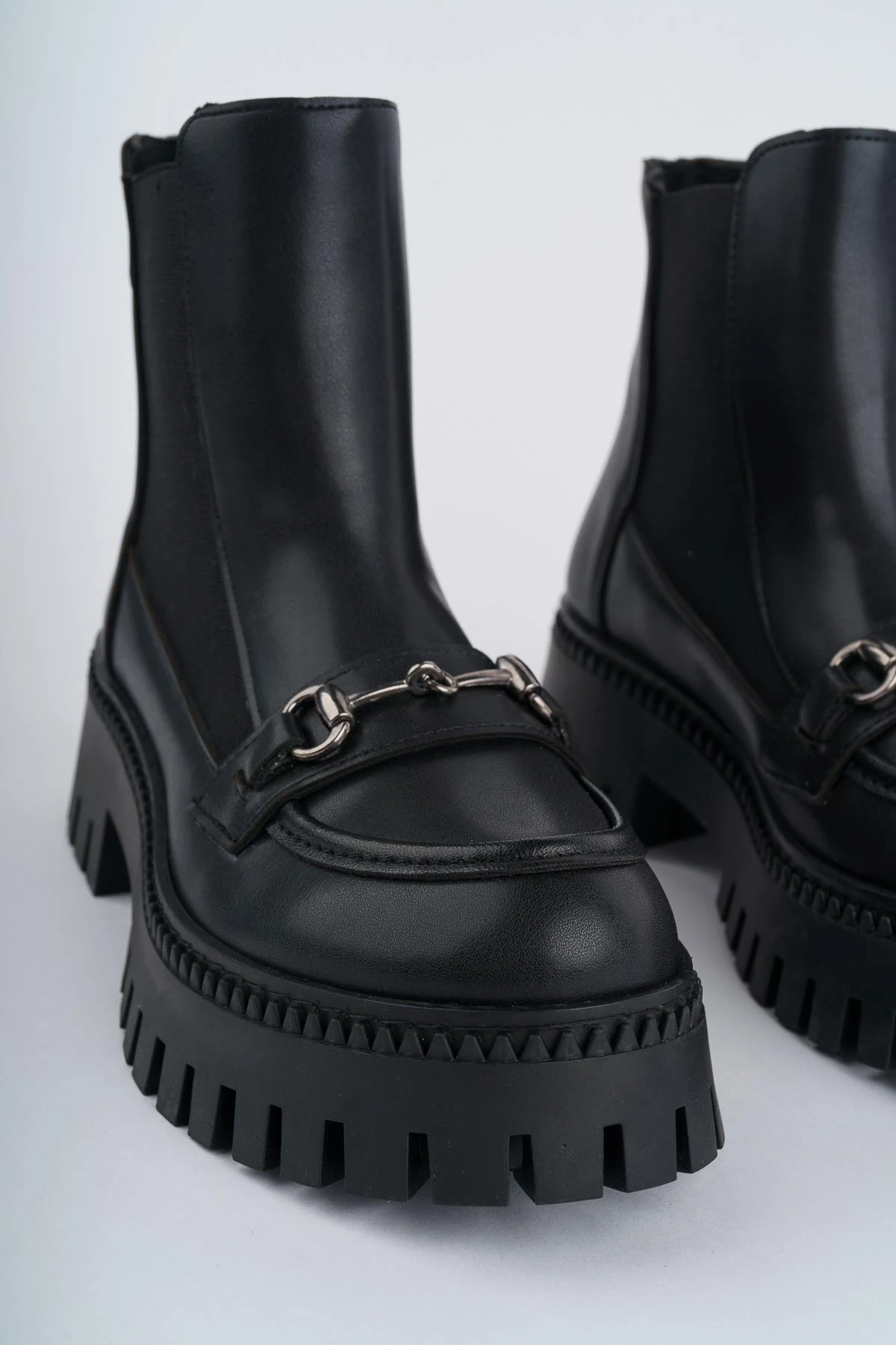 Muggo VESPER Garantili Tokalı Kalın Taban Kadın Chelsea Bot