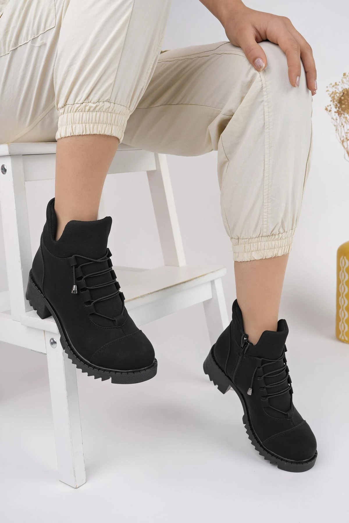 Muggo MOLDE Garantili Kadın Streç Lastik Bağcıklı Fermuarlı Bot