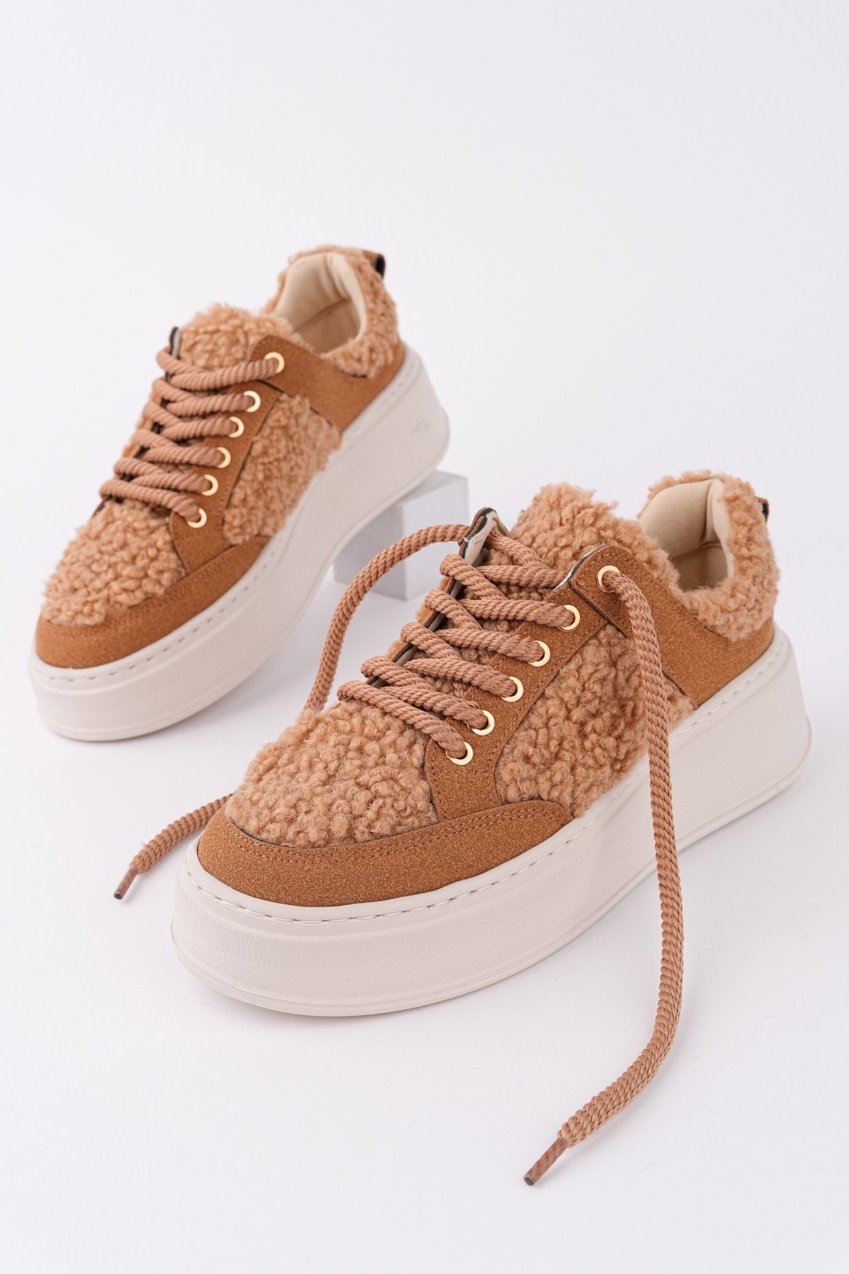 Muggo FLEECY Kalın Taban Bağcıklı Peluş Detaylı Kadın Kışlık Sneaker Spor Ayakkabı - TABA