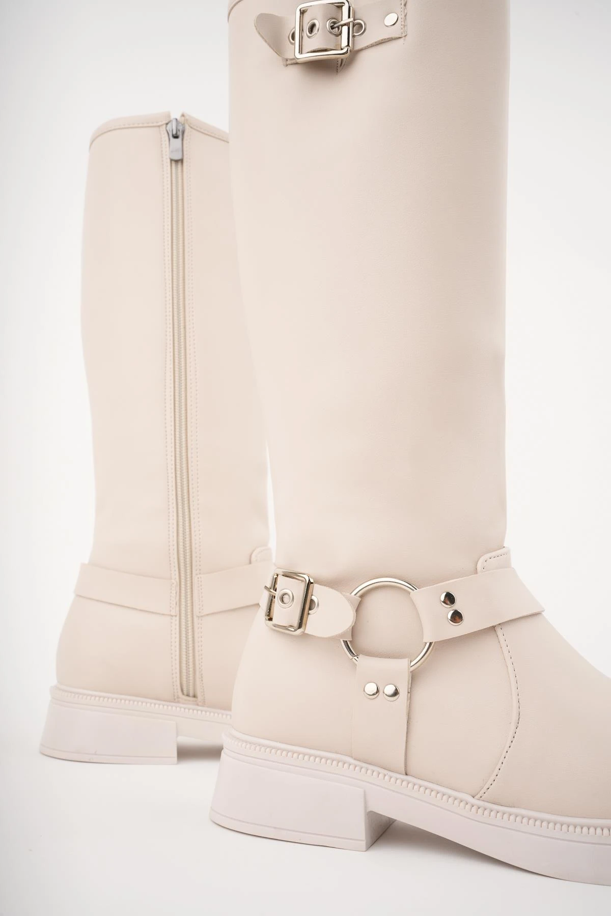 Muggo GİSELE Garantili Fermuarlı Kemer Detaylı Kadın Kışlık Çizme