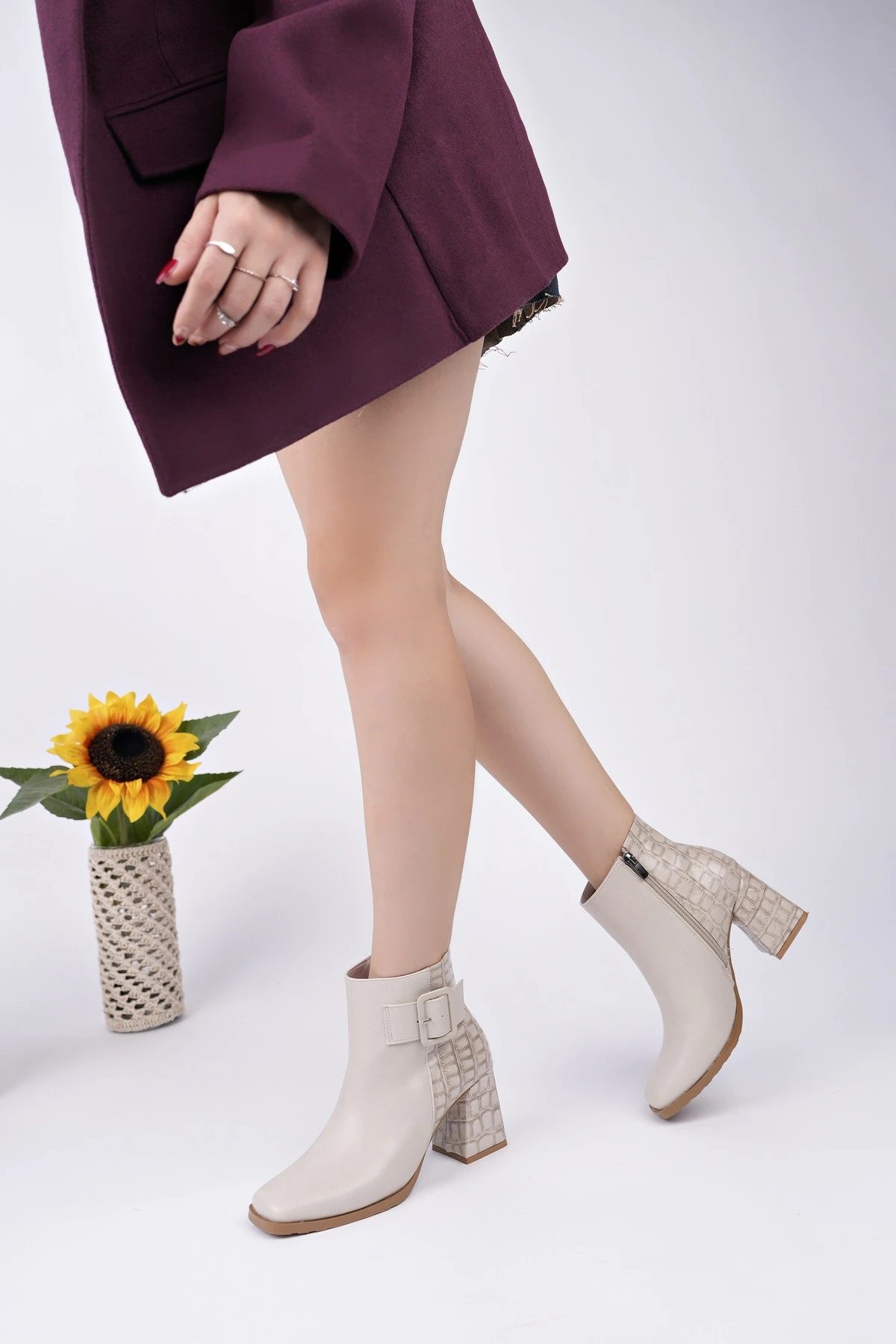 Muggo CANDORA Sivri Burun Kroko Desenli Toka Detaylı Kalın Topuklu Fermuarlı Kadın Bot