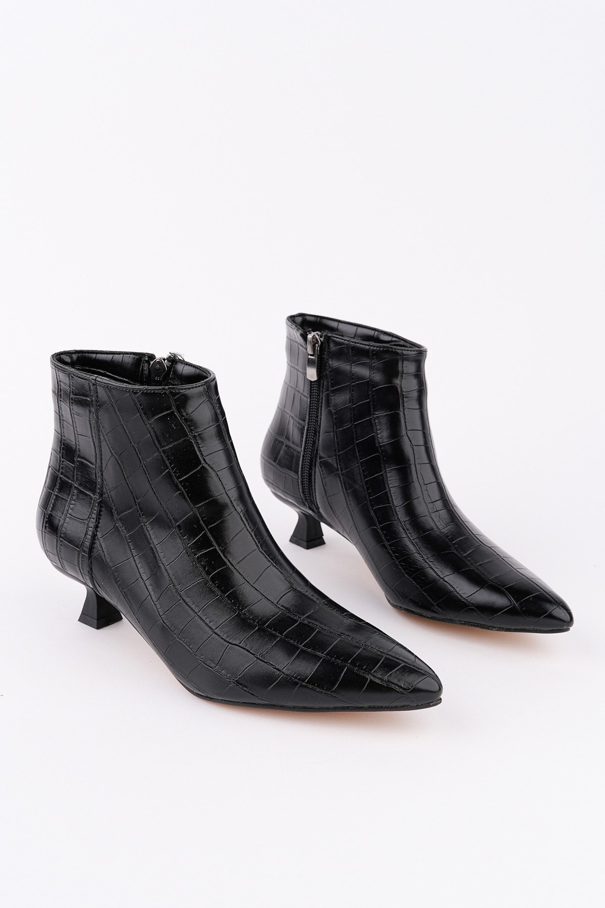 Muggo ÇAÇA Kroko Desenli Sivri Burun İnce Topuklu Fermuarlı Kadın Bot