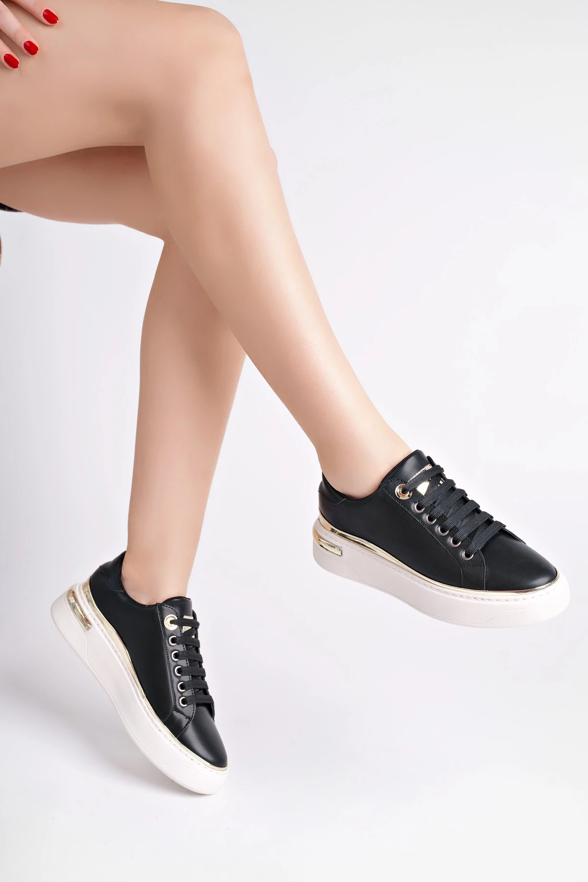 Muggo SVETLANA İnce Şerit Detaylı Bağcıklı Günlük Kadın Sneaker Spor Ayakkabı