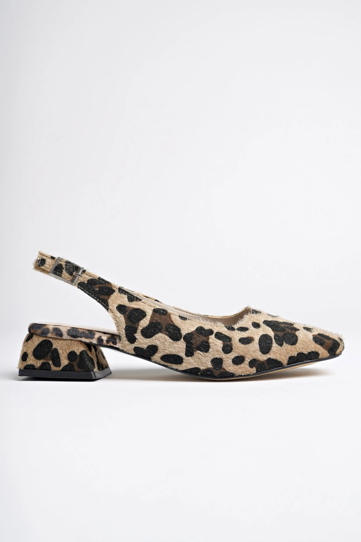 Muggo LOİS Garantili Arkası Açık Kare Burunlu Kadın Kısa Topuklu Ayakkabı