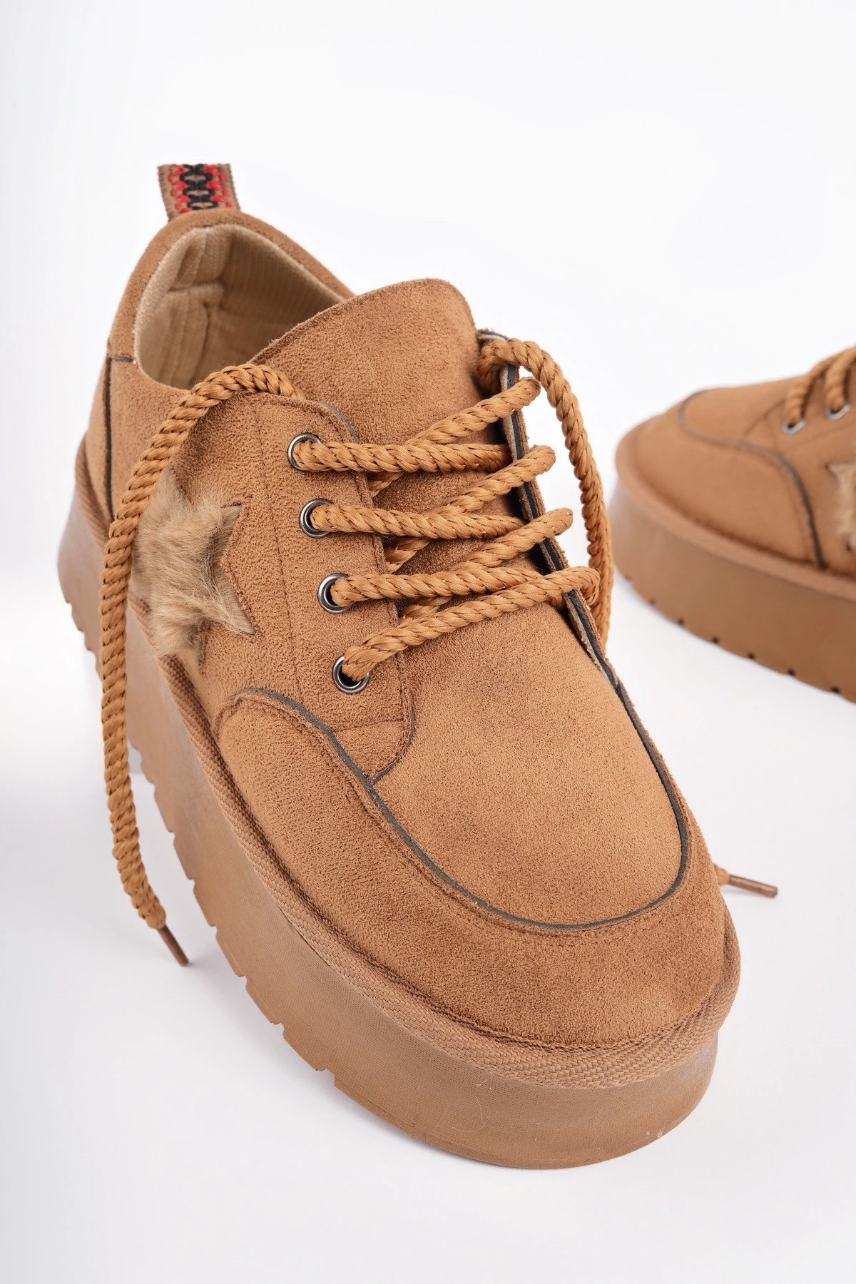 Muggo KOZMOS Kalın Taban Bağcıklı Yıldız Detaylı Kadın Kışlık Sneaker Spor Ayakkabı