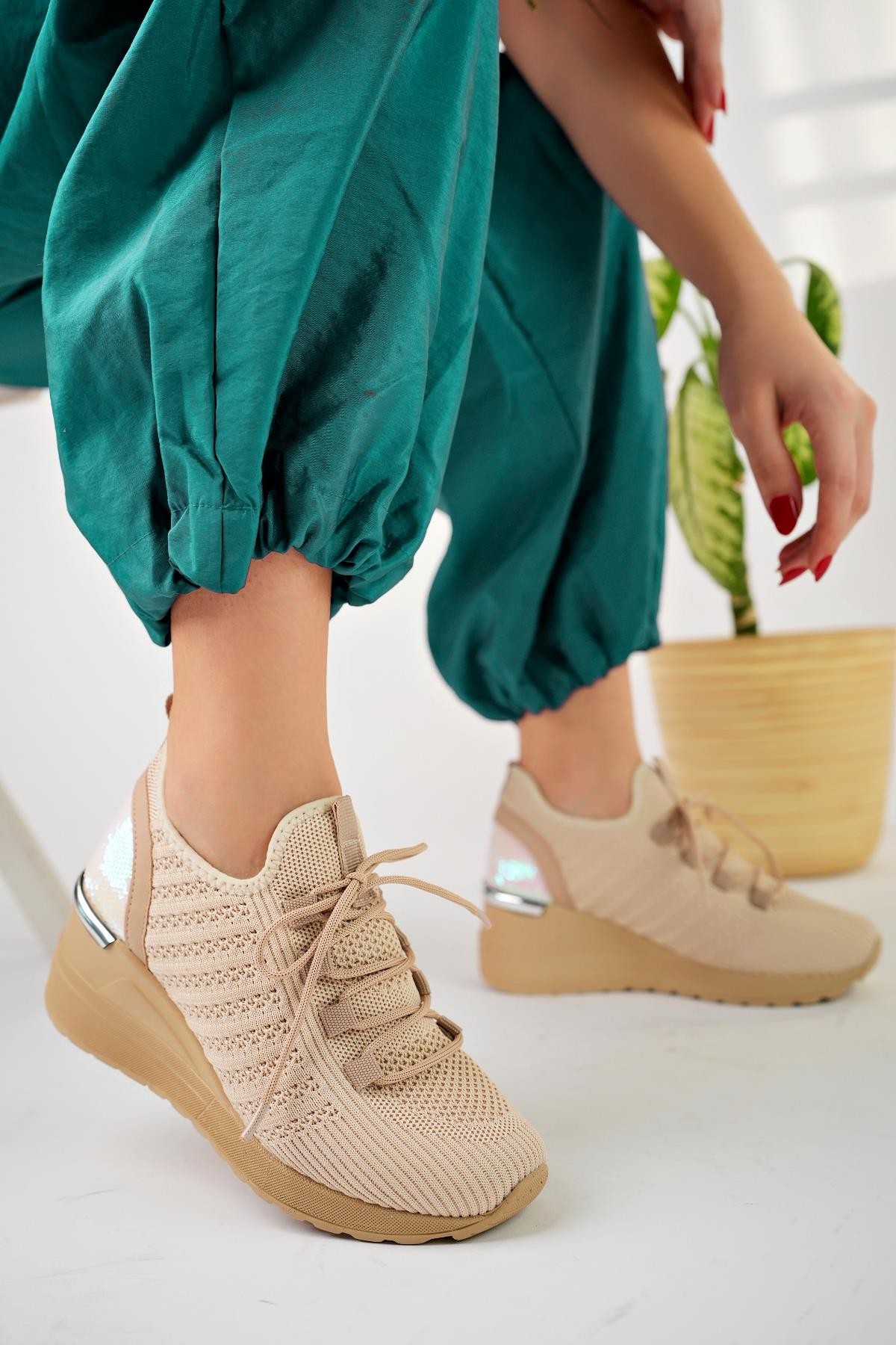Muggo TYRA Garantili Kadın Ortopedik Yüksek Taban Günlük Bağcıklı Triko Sneaker Spor Ayakkabı